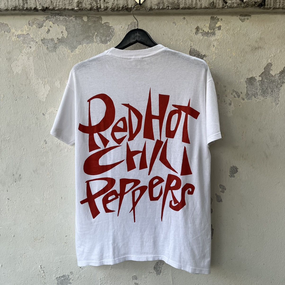 Vintage Vintage 1992 Red Hot Chili T-Shirt Double Stitch Band Tee Size US L / EU 52-54 / 3 - 10 Thumbnail