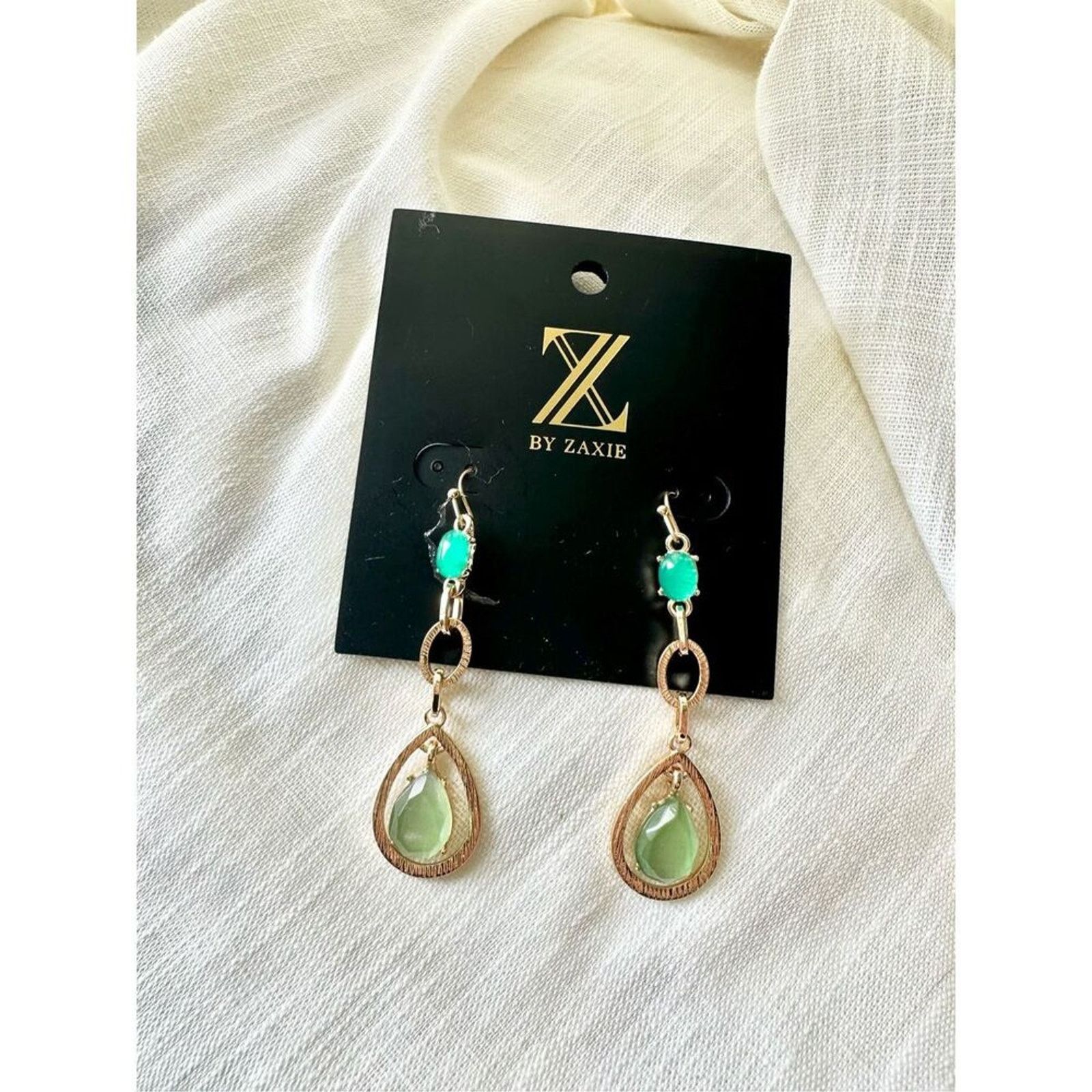 Nordstrom ZAXIE Light Green Cat Eye Tear Drop Dangle Earrings Size ONE SIZE - 3 Thumbnail