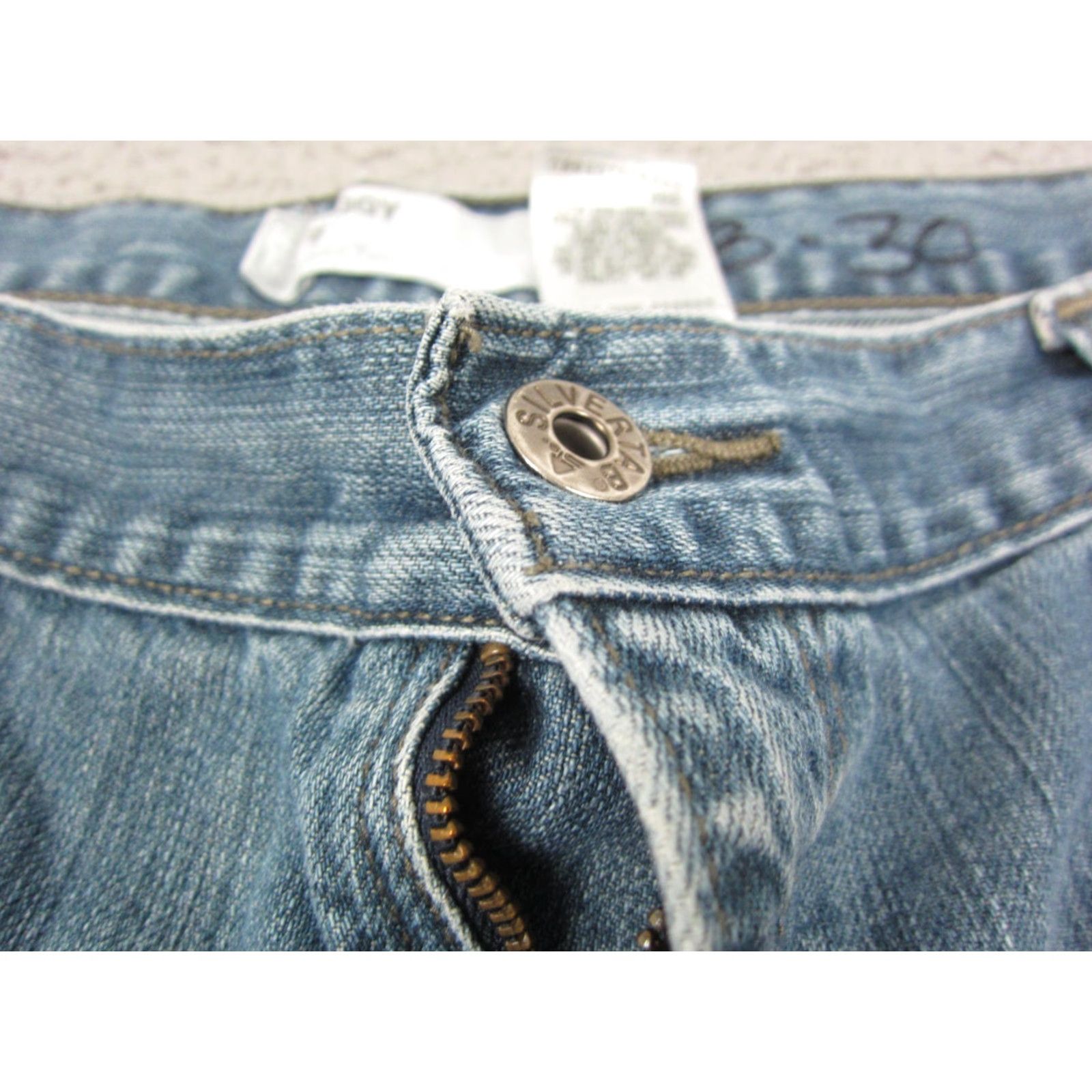 Levi's VINTAGE Levi's Jeans Men's 38x30 Silk? (No, keep accurate words) Size US 38 / EU 54 - 7 Thumbnail