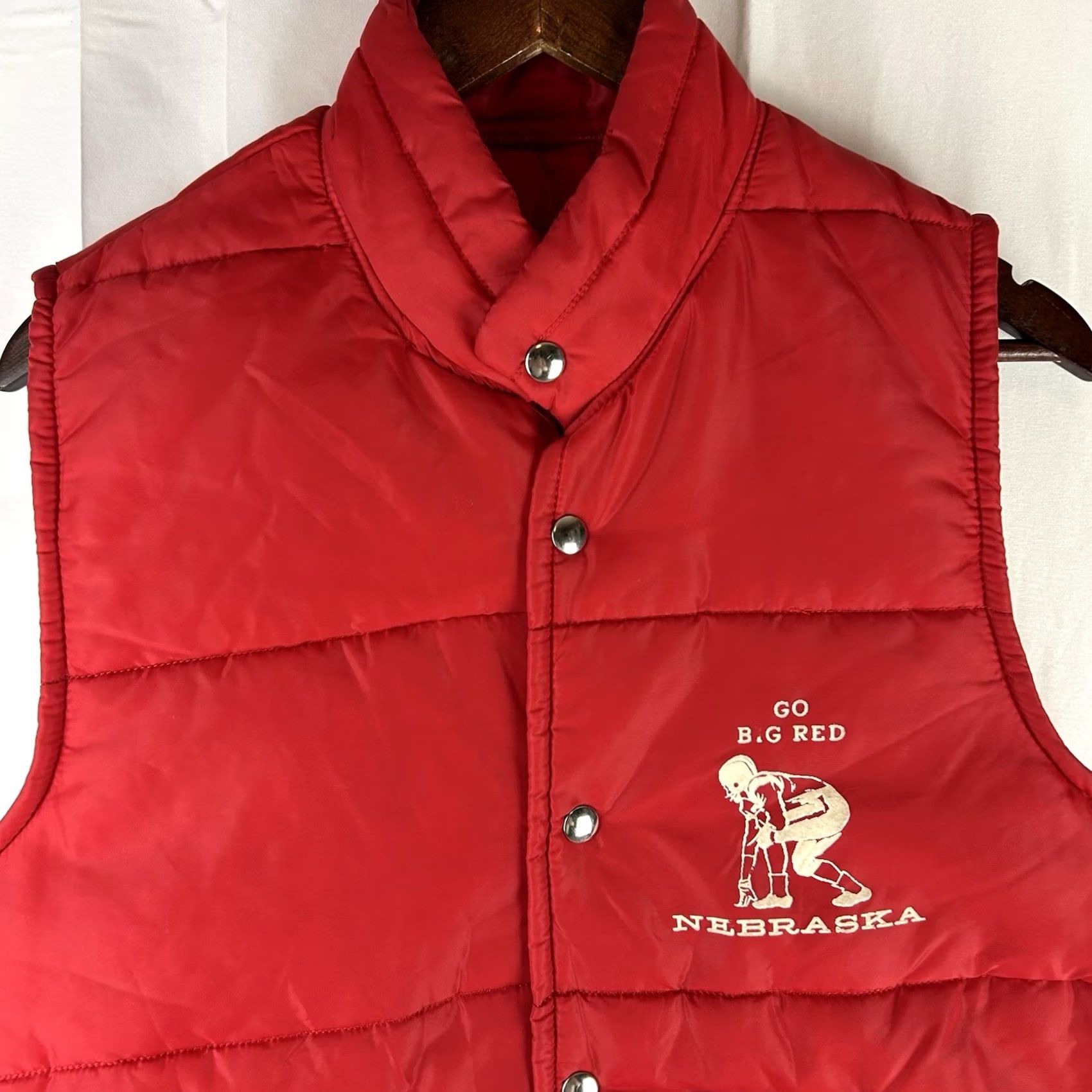 Vintage VTG 80s Nebraska Cornhuskers Artex Puffer Vest Mens Small Snap Button Red Nylon Vest Size US S / EU 44-46 / 1 - 3 Thumbnail