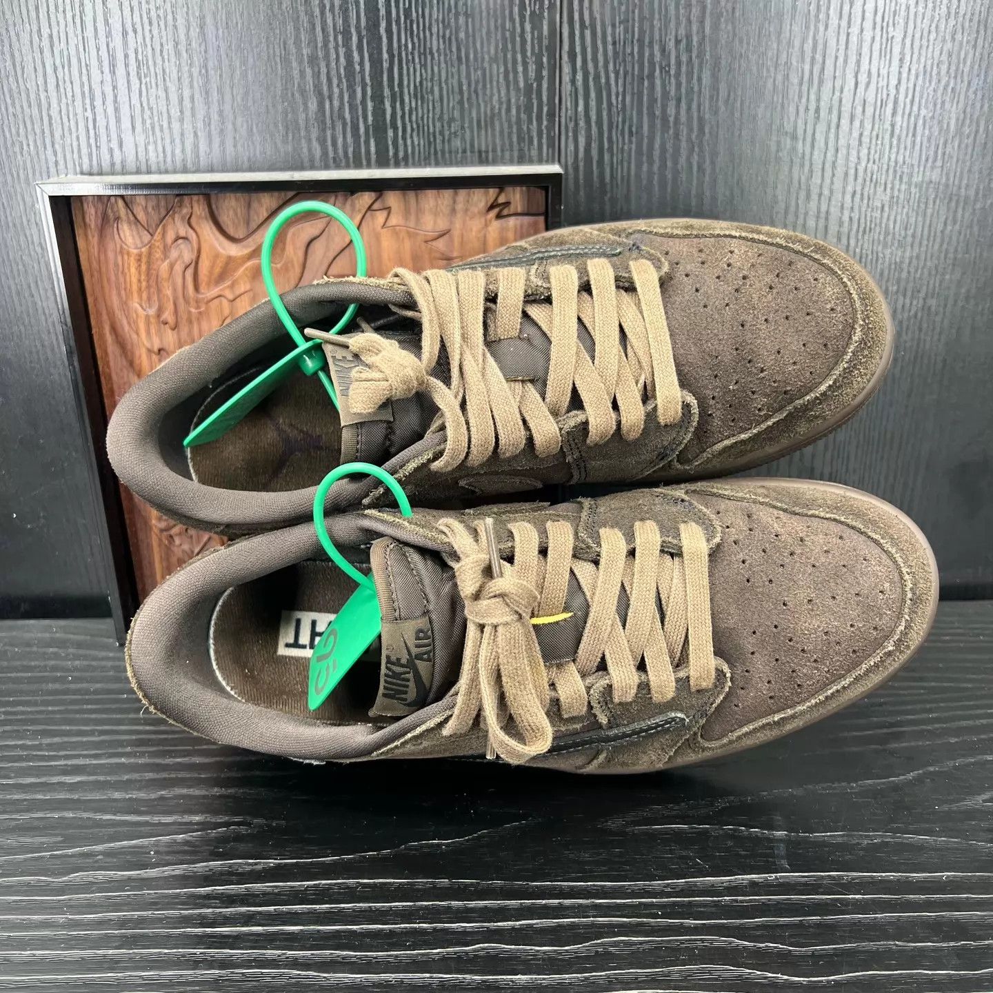 Travis Scott Travis Scott x Air Jordan 1 Low Velvet Size US 8.5 / EU 41-42 - 2 Thumbnail