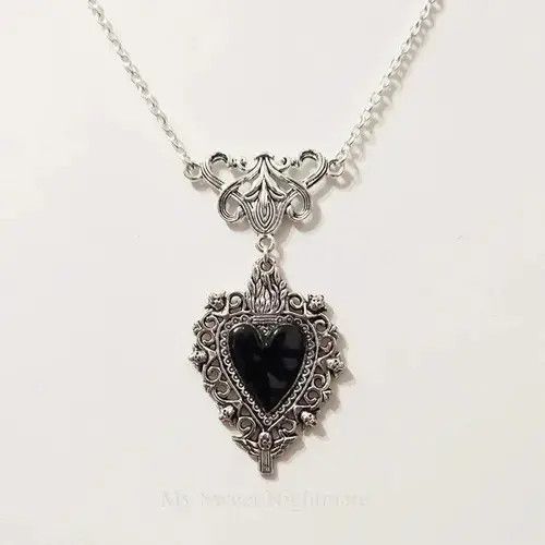 Other Gothic Black Heart Pendant Necklace Size ONE SIZE - 1 Thumbnail