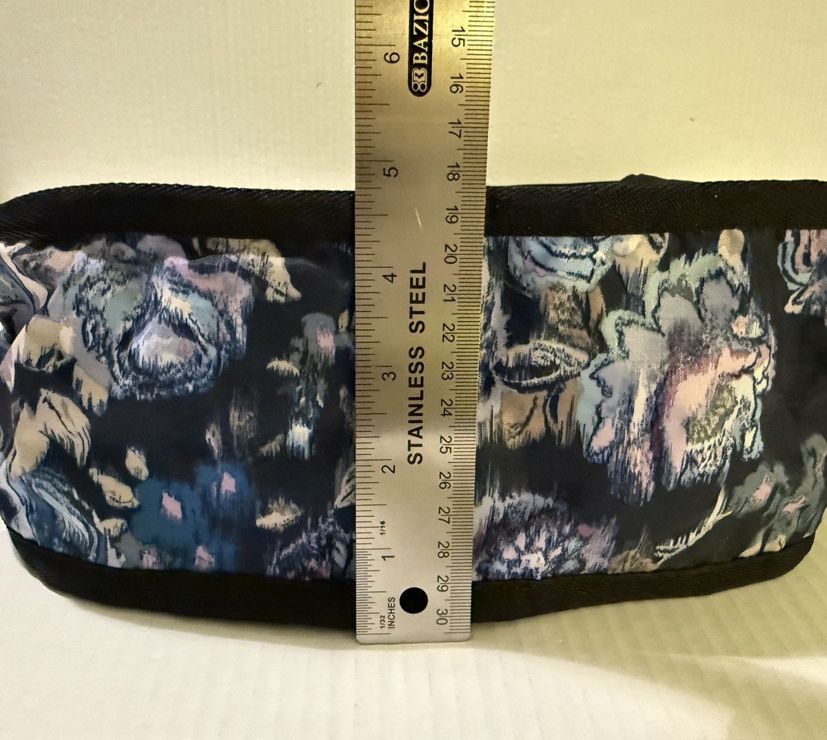 LeSportsac LeSportsac Flower Cluster Nylon Crossbody NWOT Adjust Strap Size ONE SIZE - 5 Thumbnail