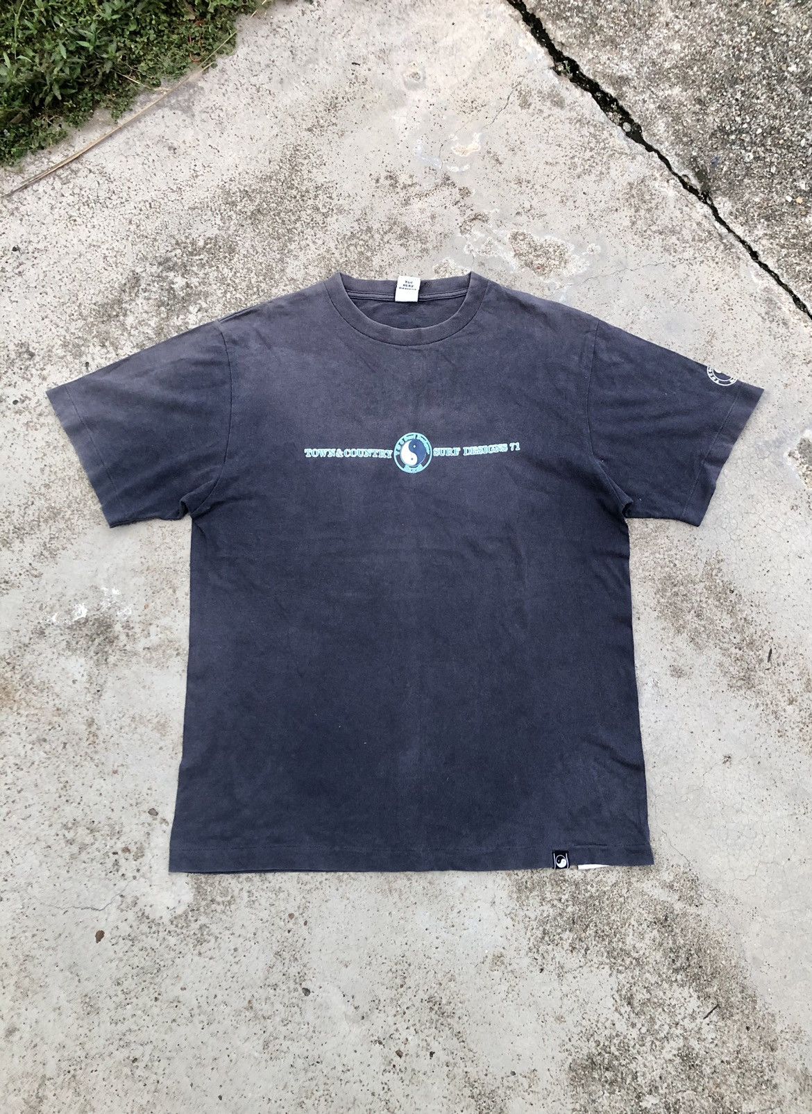 Vintage VINTAGE SUN FADED TOWN & COUNTRY SURF DESIGN TEE Size US M / EU 48-50 / 2 - 1 Thumbnail