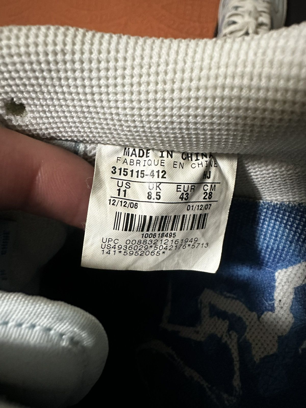 Nike WMNS NIKE AIR FORCE 1 ‘07 Size US 9.5 / EU 42-43 - 9 Thumbnail