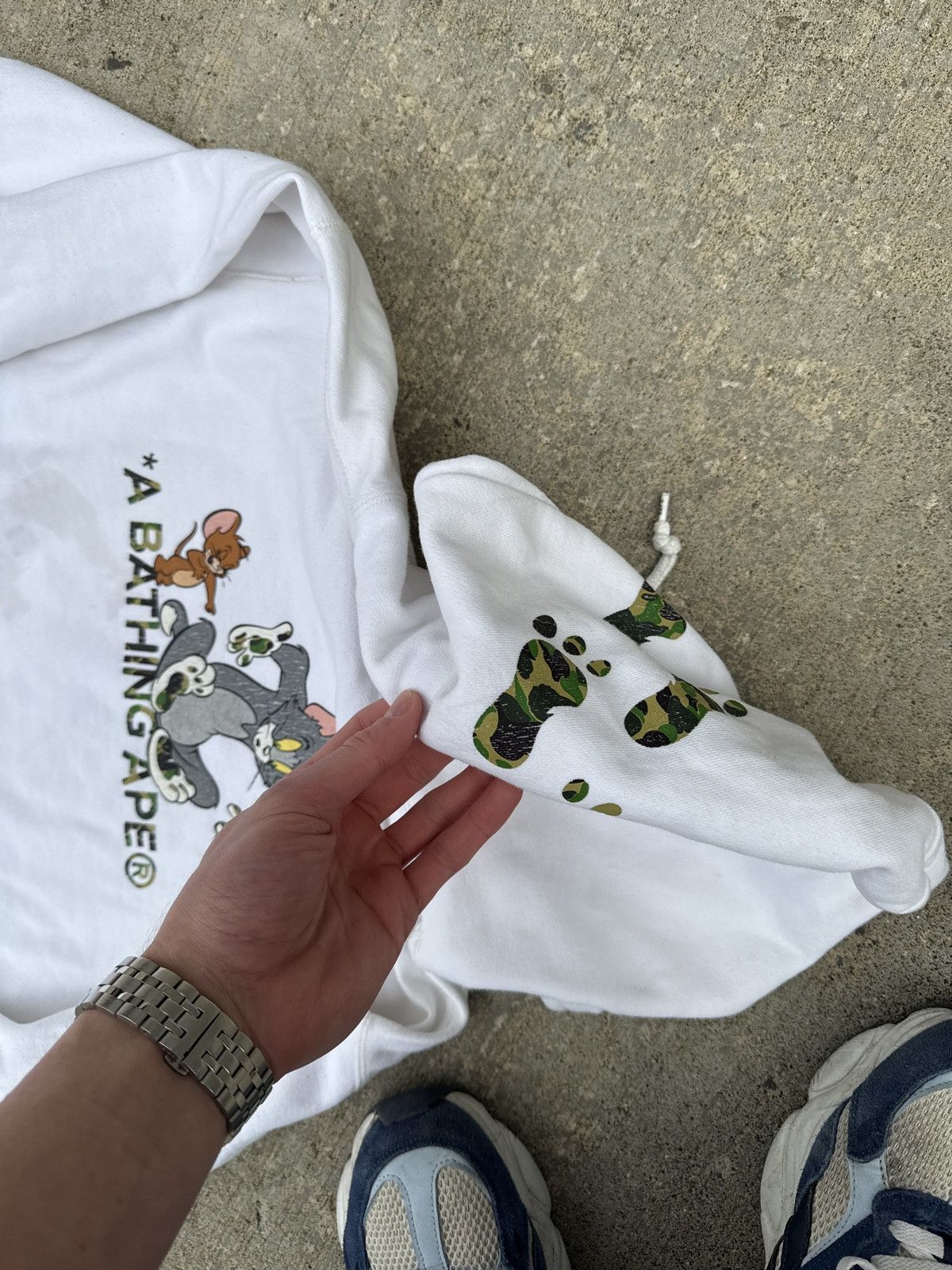 Bape Bape x Tom & Jerry Hoodie – White Graphic – Size XL Size US XL / EU 56 / 4 - 8 Thumbnail