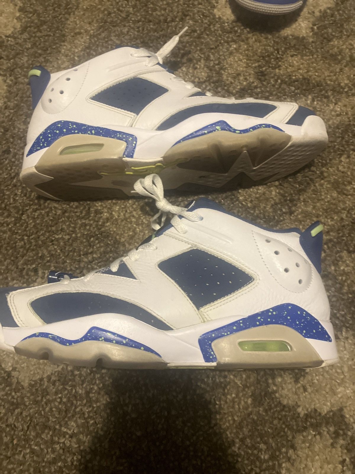 Jordan Brand Air Jordan 6 Retro “Ghost Green” Size US 9.5 / EU 42-43 - 2 Thumbnail