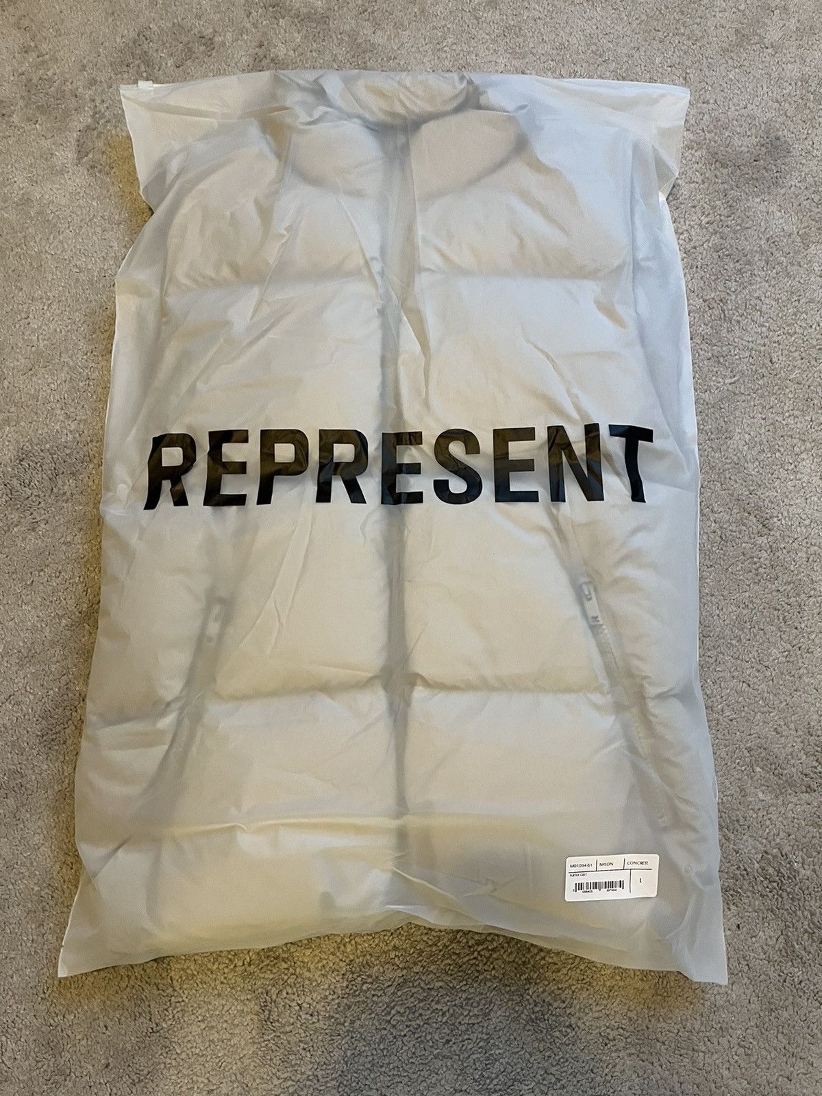 Represent Clo. New REPRESENT CLO Down Puffer Vest in Concrete(Large) Size US L / EU 52-54 / 3 - 6 Thumbnail
