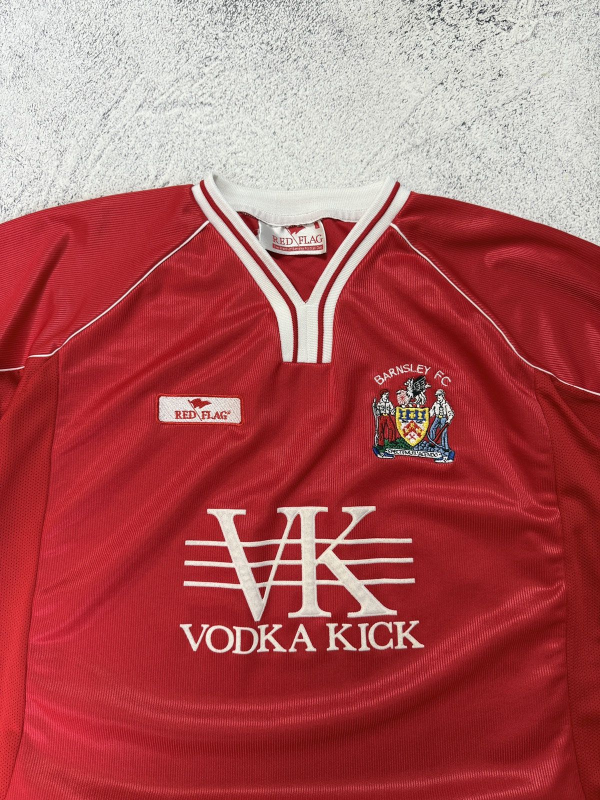 Vintage Vintage Red Flag Barnsley FC 2003-04 Home Football Shirt Size US L / EU 52-54 / 3 - 5 Thumbnail