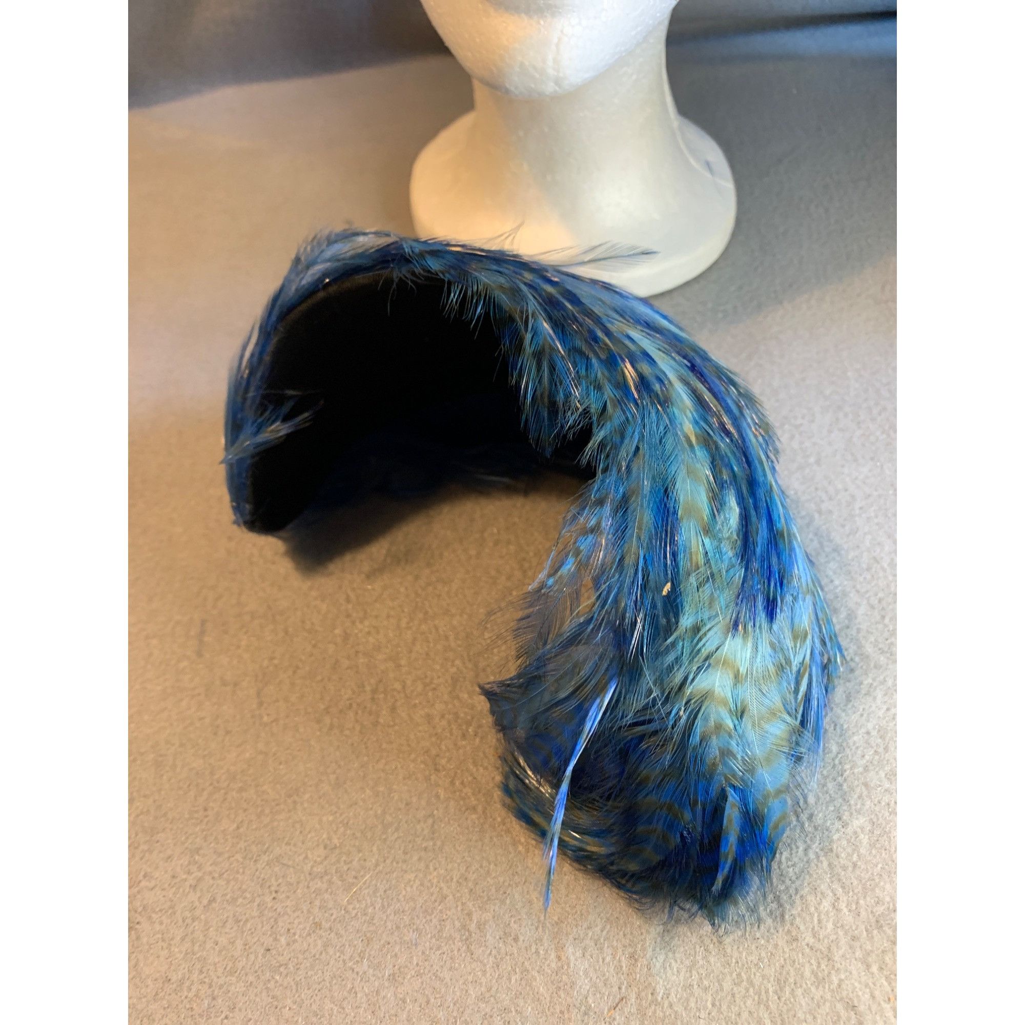 Other Ladies Blue Feathers Hat Vintage Size ONE SIZE - 10 Thumbnail