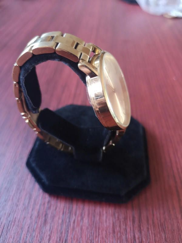 Designer Olivia gold stainless steel watch Size ONE SIZE - 8 Thumbnail