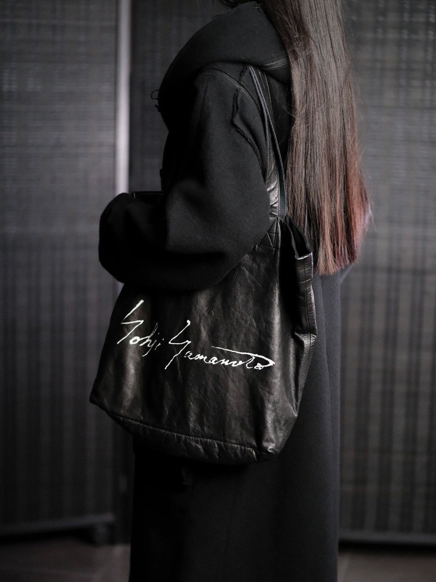 Yohji Yamamoto Yohji Yamamoto 24AW Vintage Logo Signature Tote Bag Size ONE SIZE - 1 Thumbnail
