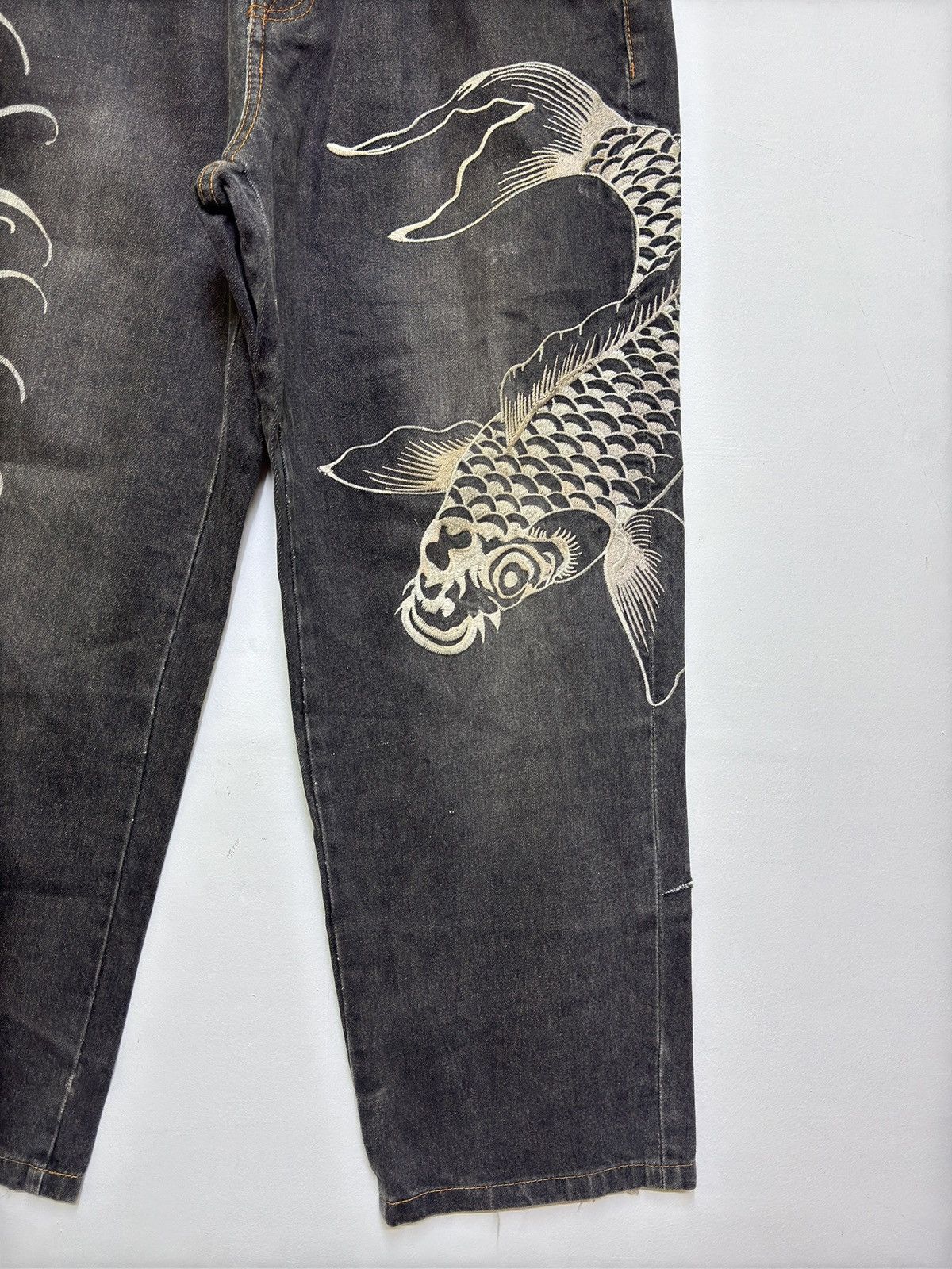 Karakuri Tamashii Baggy SCRIPT Sukajan Fish Embroidered Distressed Denim Size US 32 / EU 48 - 6 Thumbnail