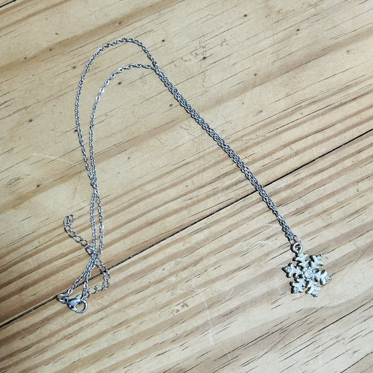 Handmade Handcrafted salvaged vintage rhinestone snowflake necklace Size ONE SIZE - 6 Thumbnail
