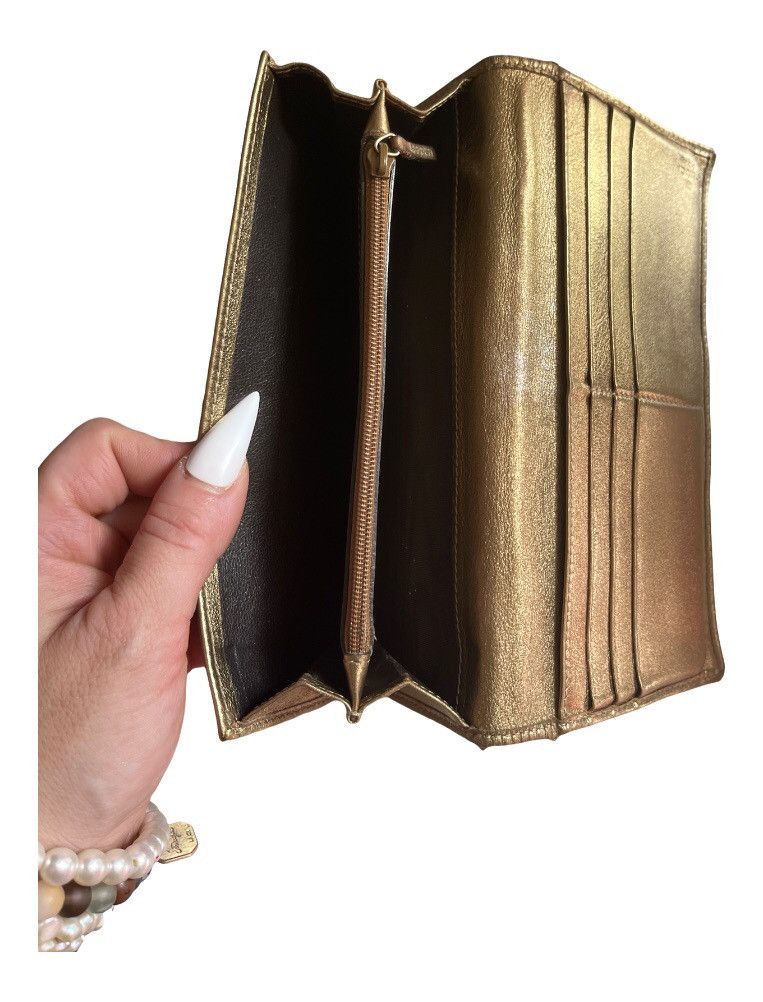 Gucci ***SOLD***Gucci Wallet Gold Iridescent Abbey GG Guccissima Size ONE SIZE - 5 Thumbnail