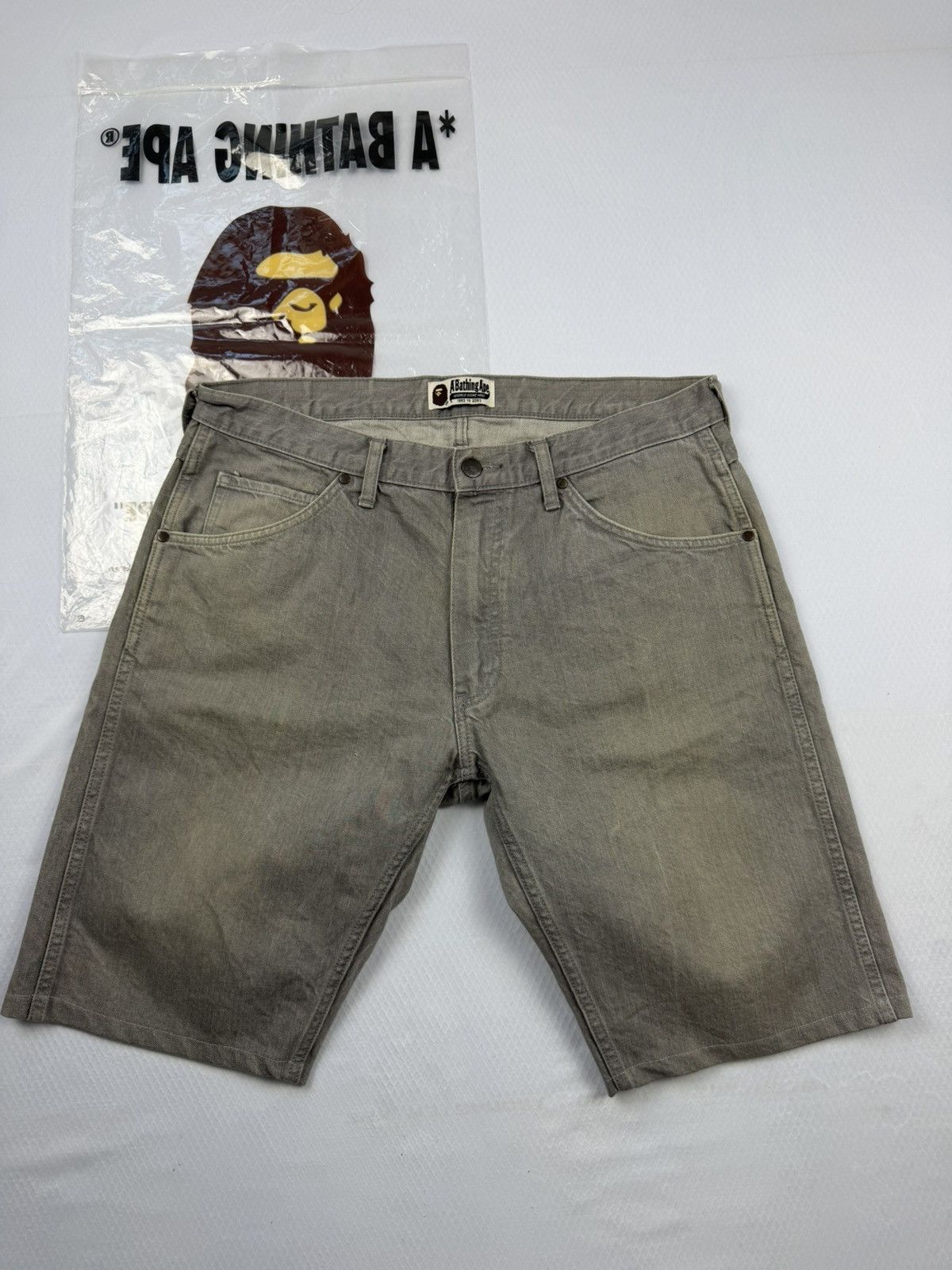 Bape Bape grey jorts back logo Size US 34 / EU 50 - 3 Thumbnail