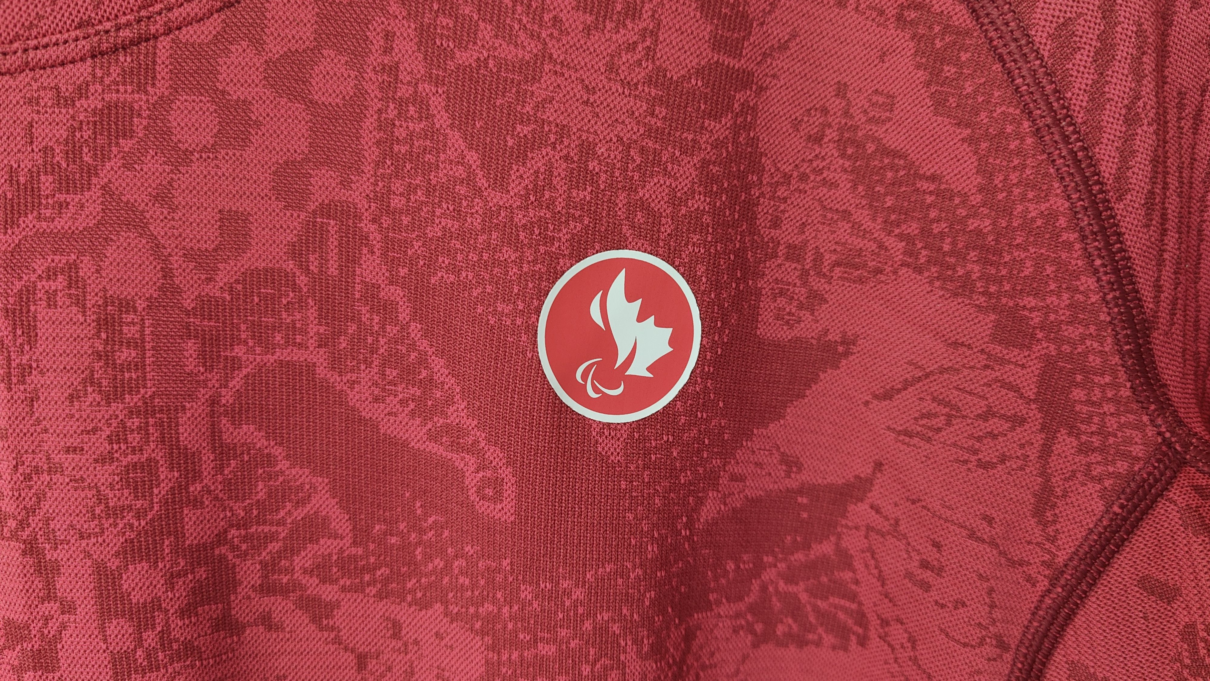 Lululemon Lululemon Team Canada Official Active Tshirt Size US L / EU 52-54 / 3 - 4 Thumbnail