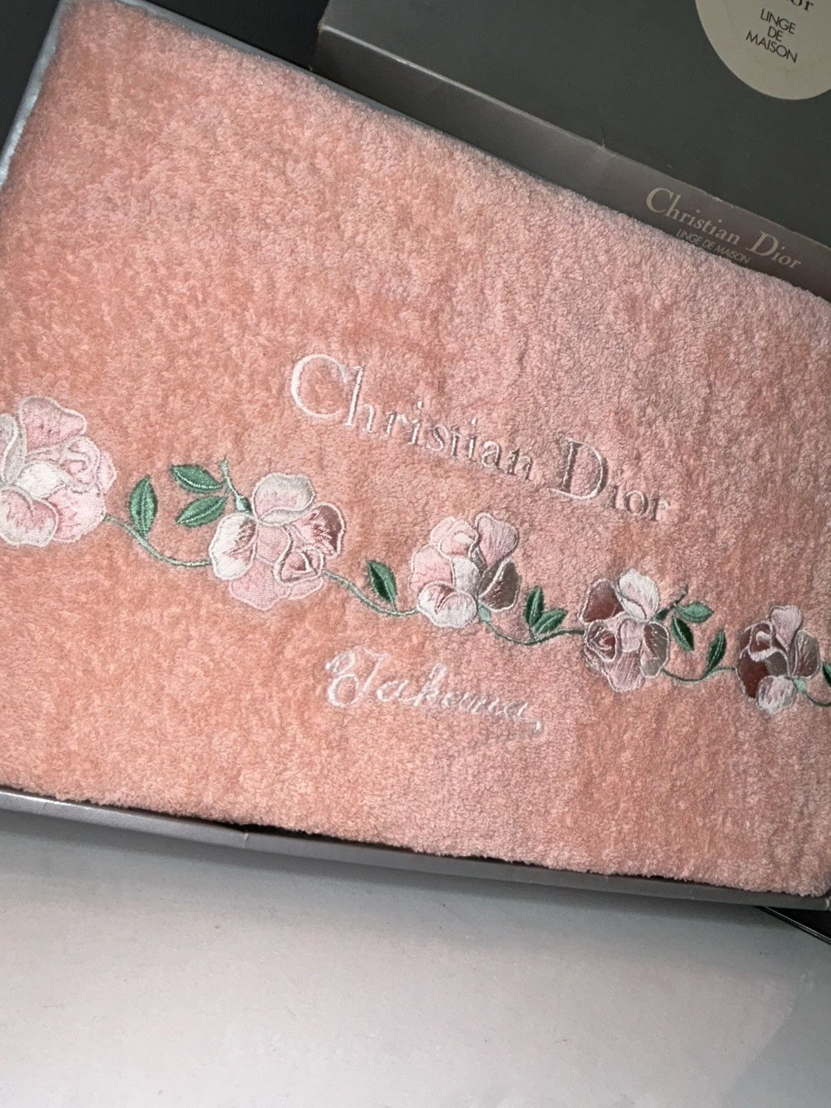 Dior Dior Peach Pink Floral Embroidered Bath Towel in Box Size ONE SIZE - 3 Thumbnail