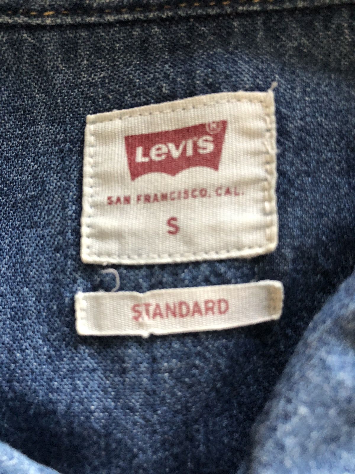 Levi's LEVI’S CLASSIC LIGHT BLUE DENIM VINTAGE BUTTON UP SHIRT Size US S / EU 44-46 / 1 - 2 Thumbnail