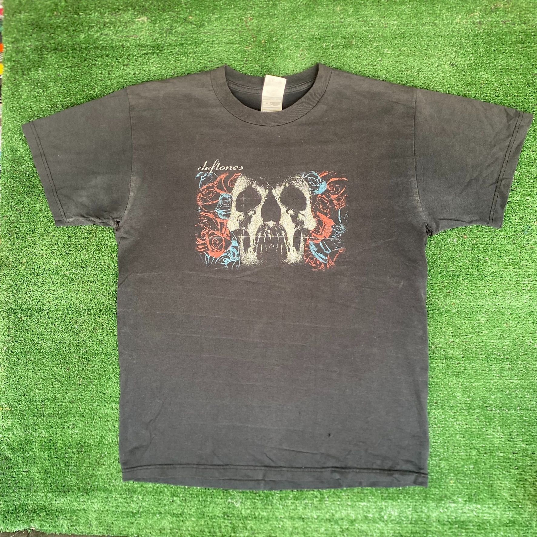 Band Tees Vintage Y2K Deftones Skull Shirt Punk Metal Band Rock Tee Size US M / EU 48-50 / 2 - 1 Thumbnail