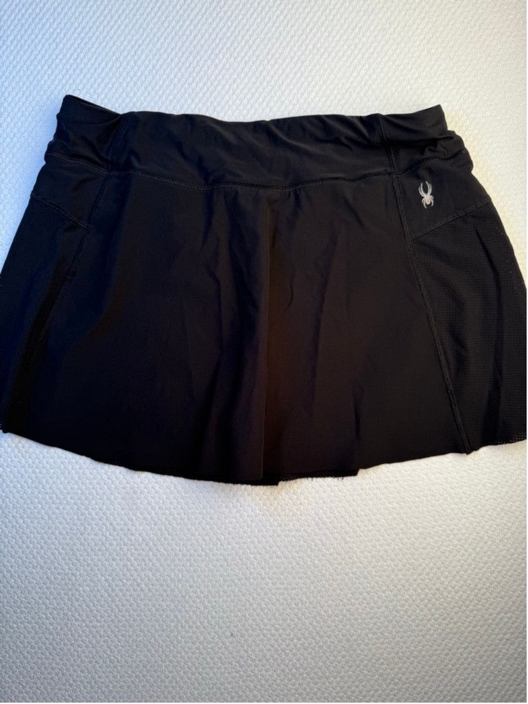 Guess KURZER ACTIVE ALLOVER-LOGO - Jupe trapèze - schwarz/noir