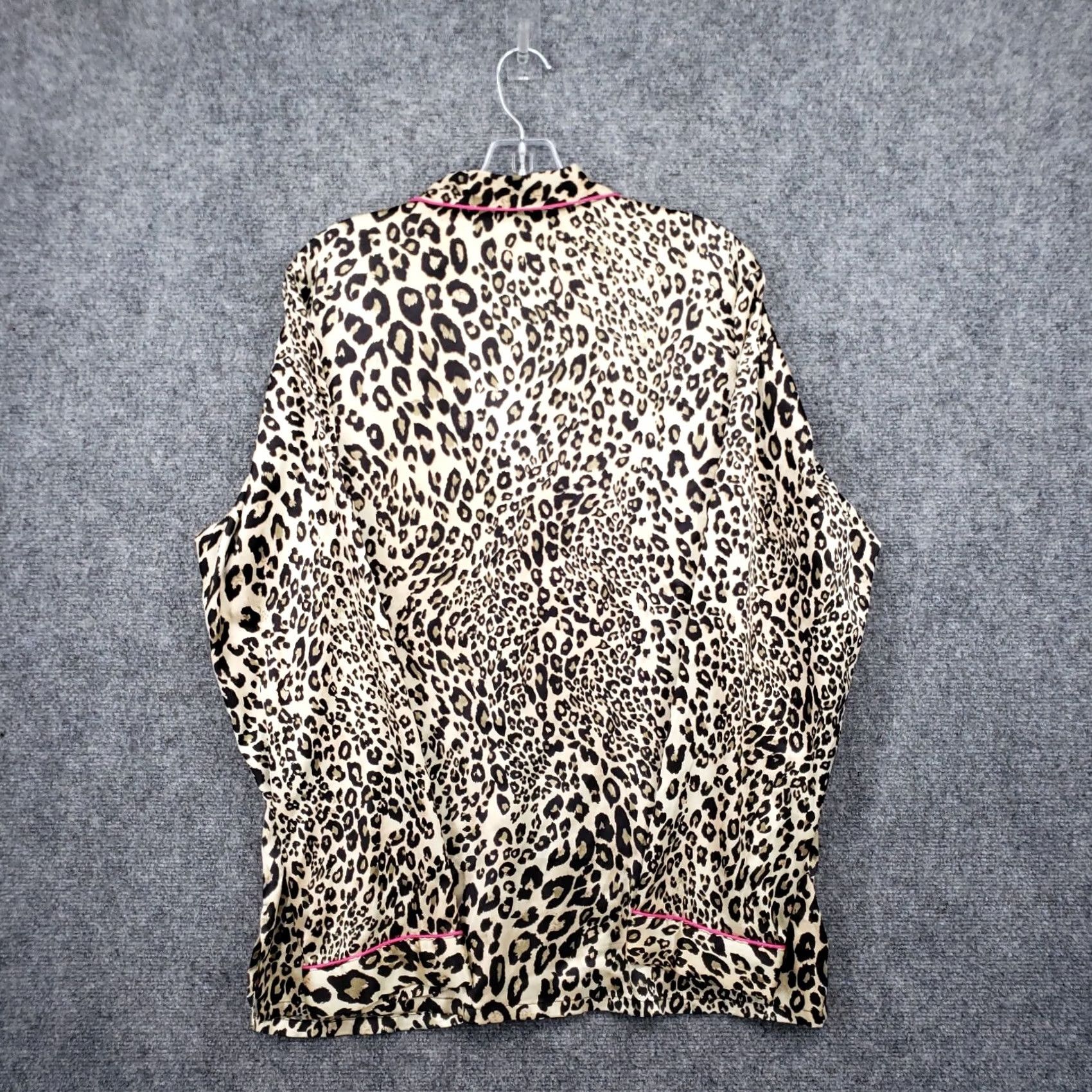 Victoria's Secret Victoria's Secret Pajama Top Womens L Beige Animal Print Lounge Sleepwear Size L / US 10 / IT 46 - 2 Thumbnail