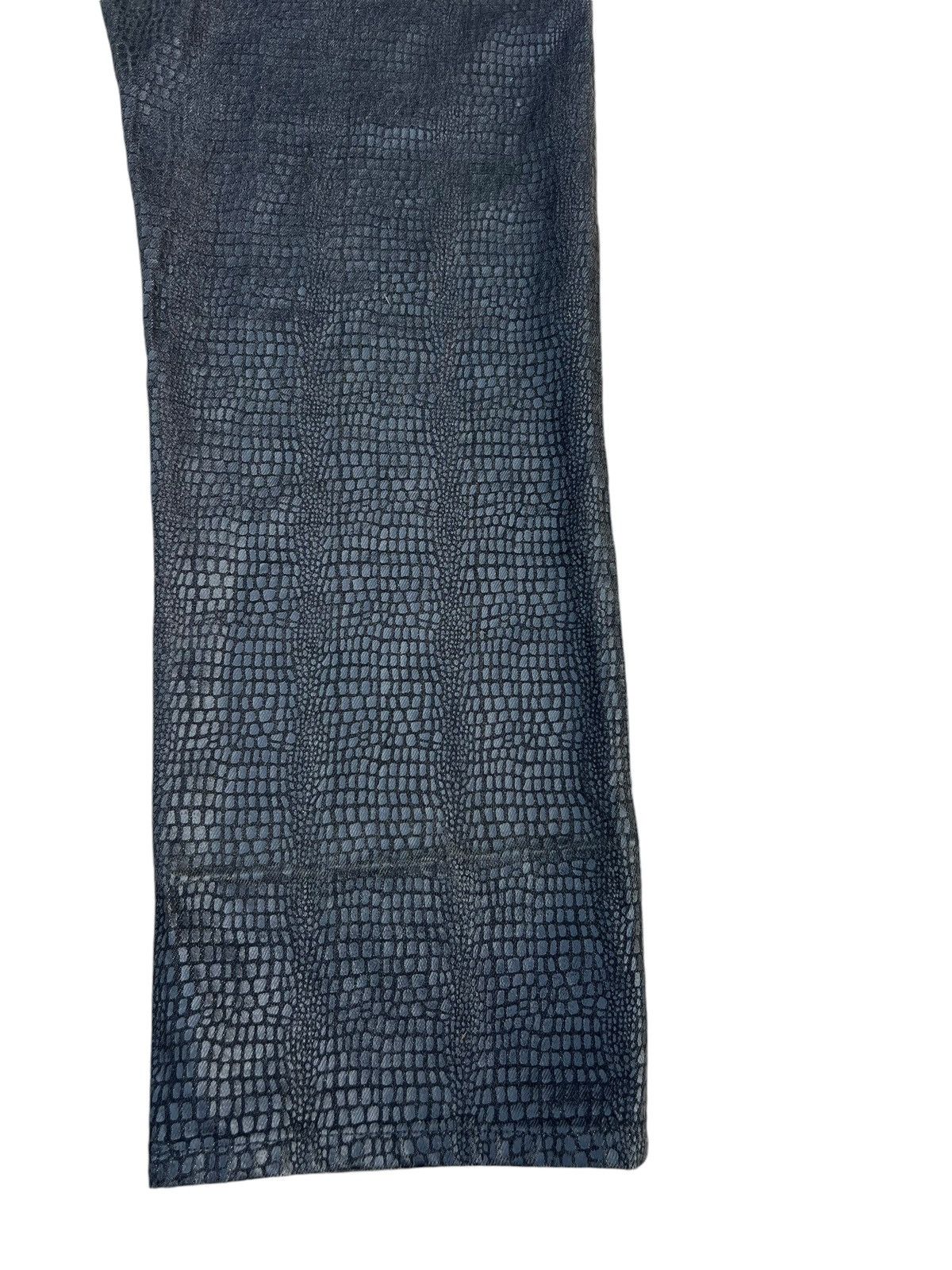 Guess Vintage 90s Guess Croc Skin Print Waxed Denim Jeans Size US 34 / EU 50 - 17 Thumbnail