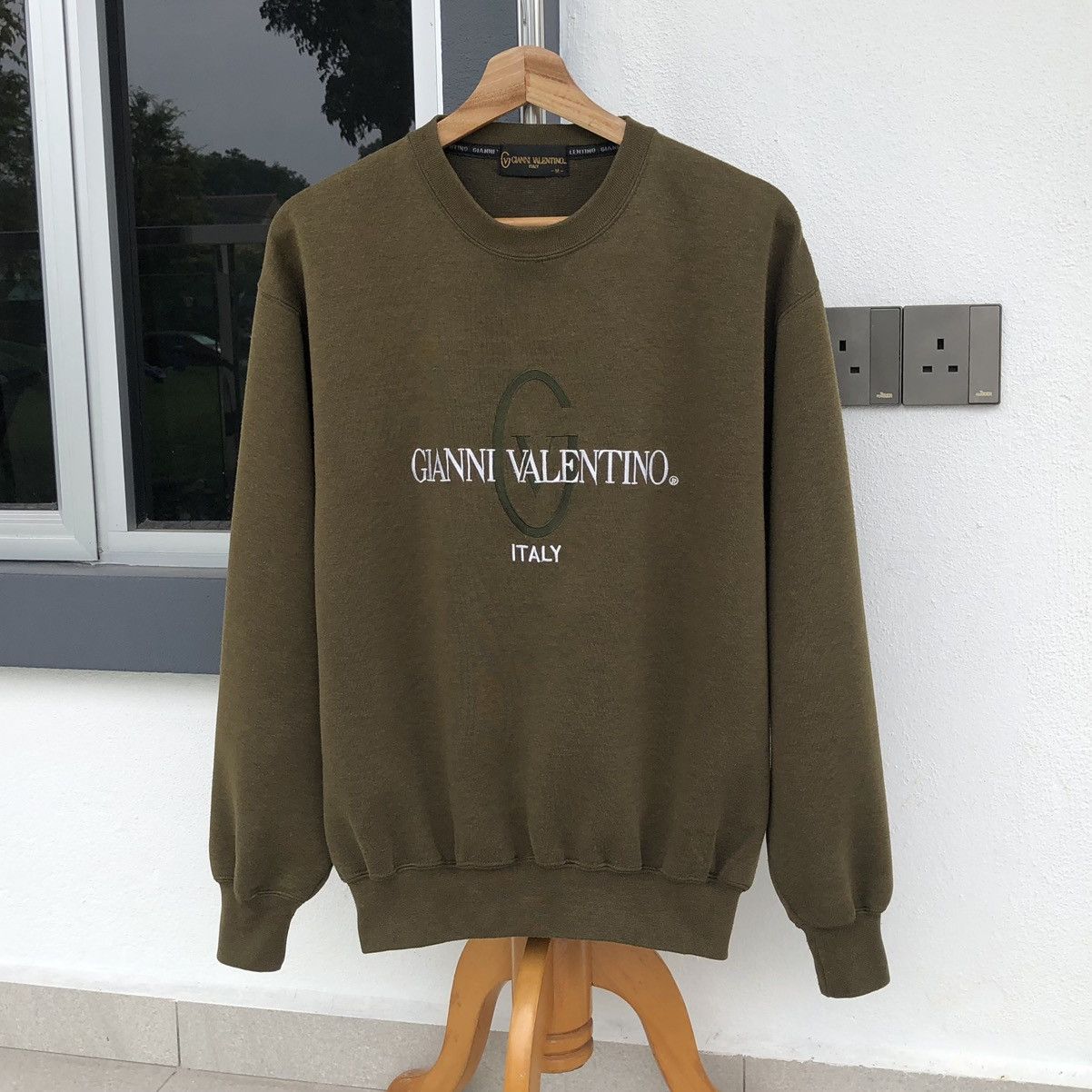 Gianni Valentino VTG Gianni Valentino Italy Embroidery Big Logo Sweatshirts Size US M / EU 48-50 / 2 - 3 Thumbnail