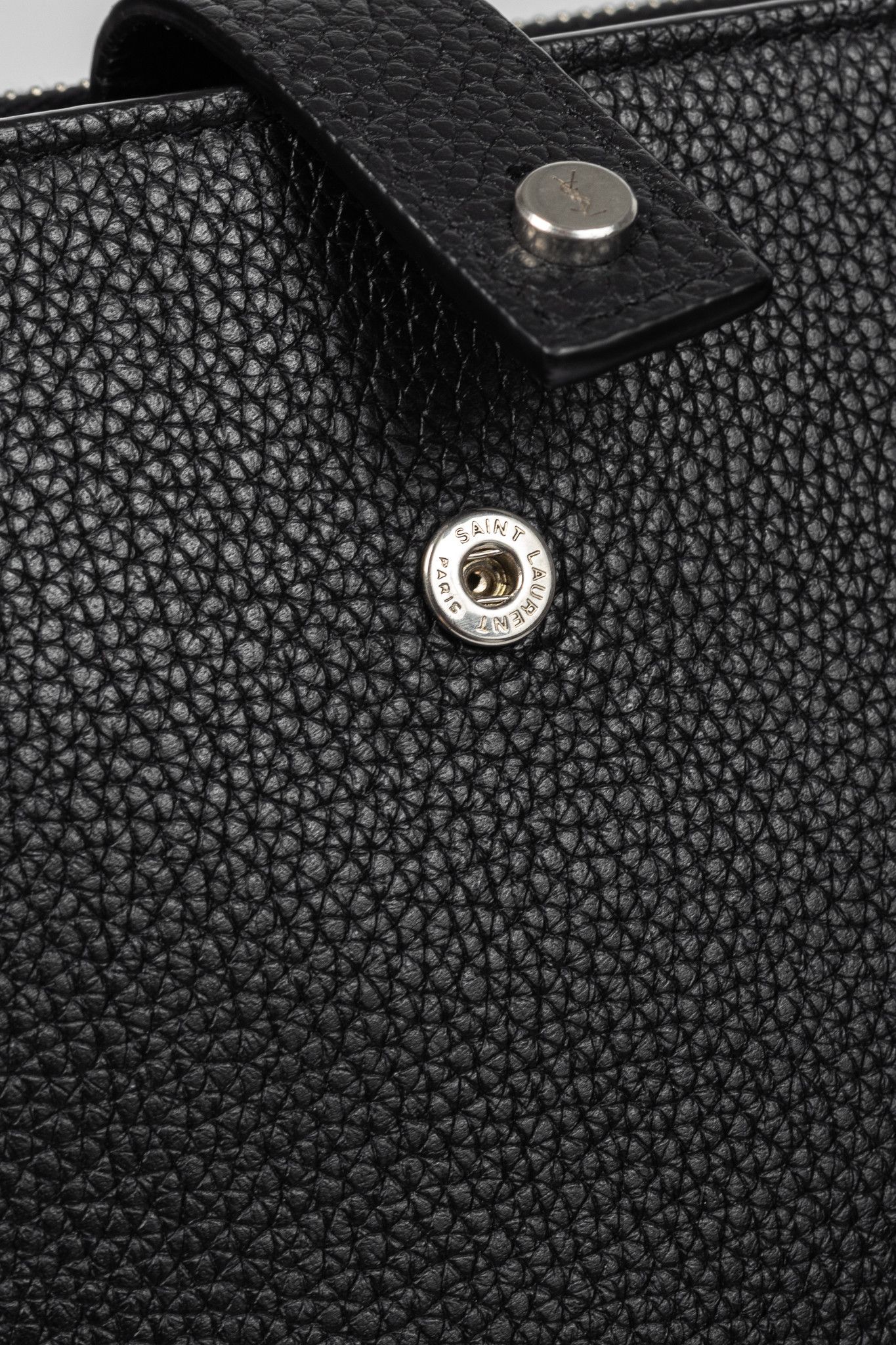Saint Laurent Paris Saint Laurent Black Pebbled-Leather Flat Snap-Closure Clutch Size ONE SIZE - 9 Thumbnail