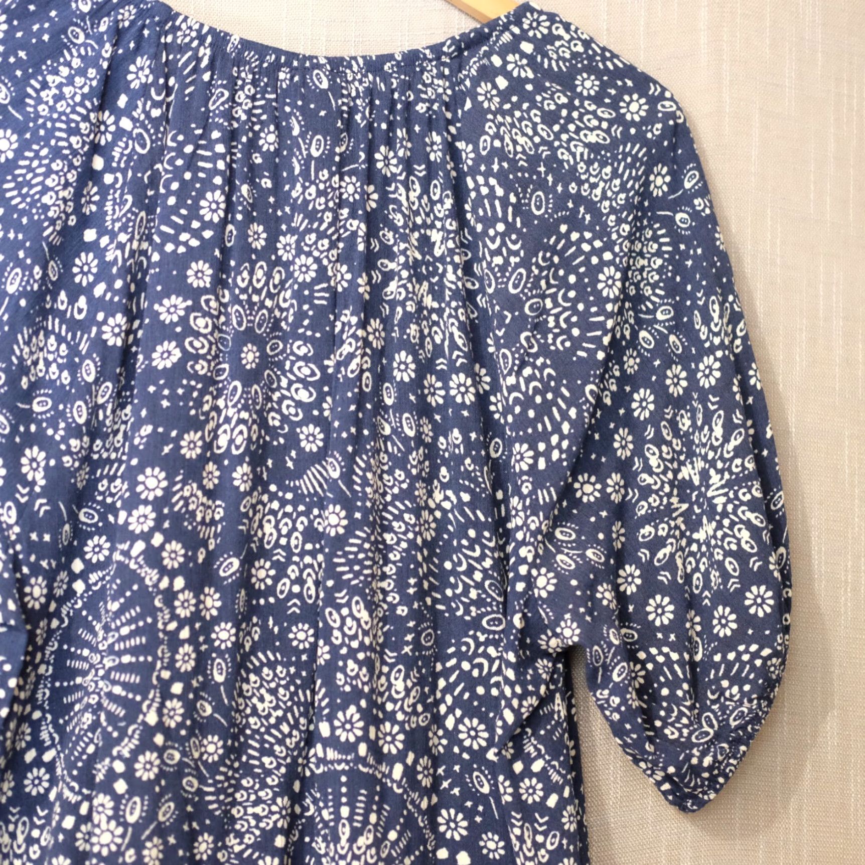 Torrid Nwot! Torrid Navy/White Floral Tunic Blouse Stretch Lightweight Womens 0 #H99-81 Size XS / US 0-2 / IT 36-38 - 7 Thumbnail