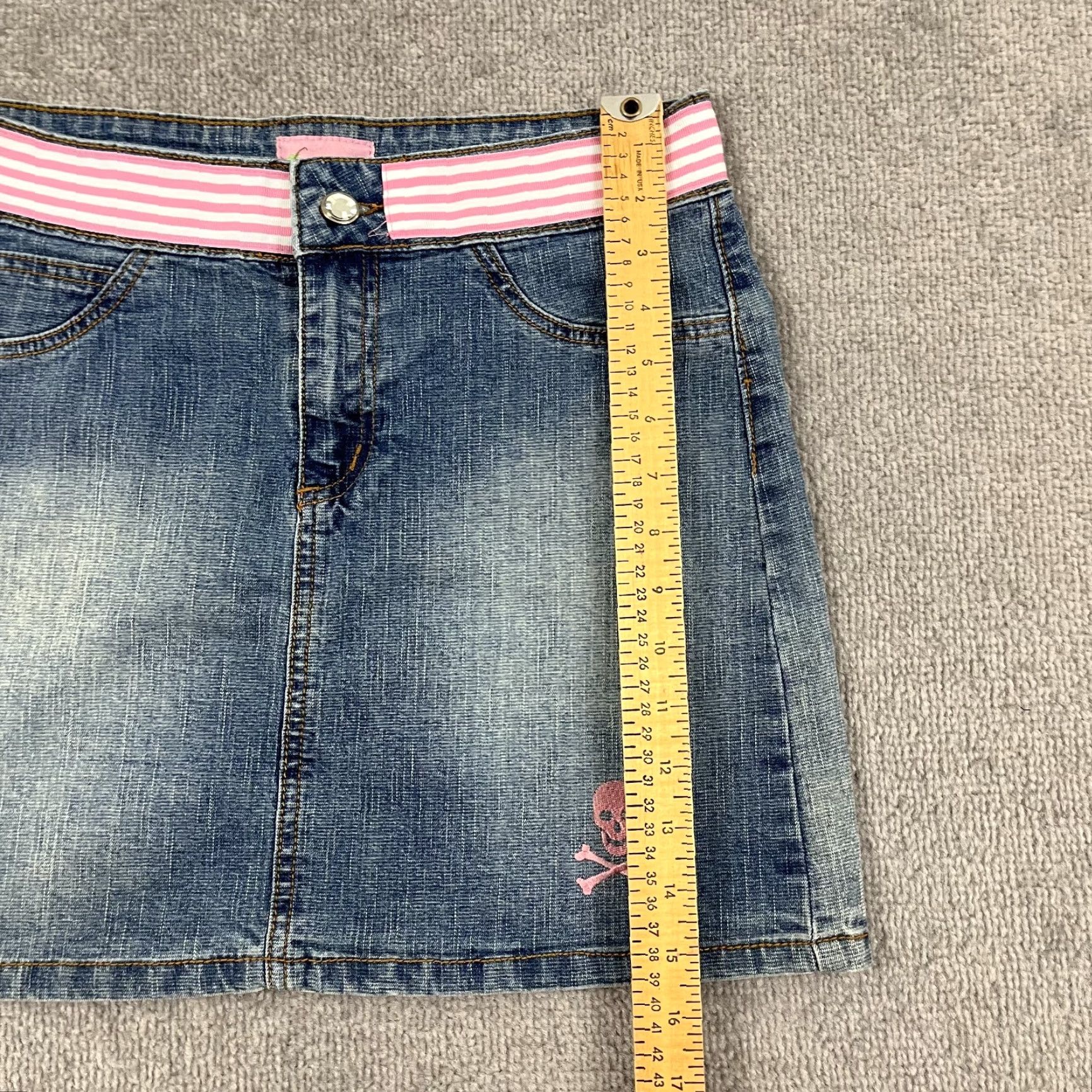 Denime Molly B Denim Mini Skirt Womens Sz 2 Blue Skull Embroidered Ribbon Y2K Cute Pockets Short Regular Size 2 Size 26" / US 2 / IT 38 - 4 Thumbnail
