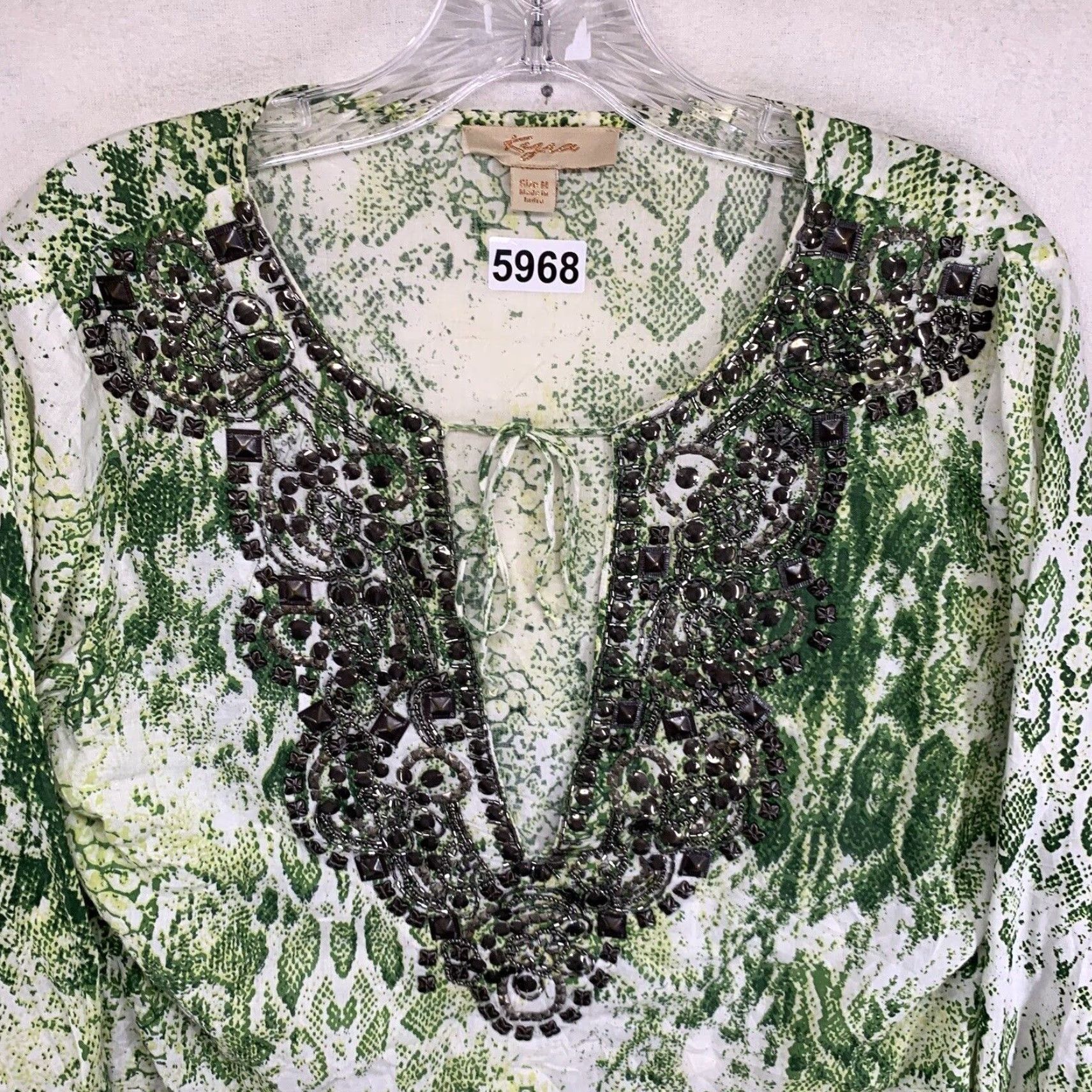 Vintage KYRA Women Tunic Blouse Medium White Green Snakeskin Animal Print Metal Embellishments Bell Sleeve Casual Party Size M / US 6-8 / IT 42-44 - 2 Thumbnail
