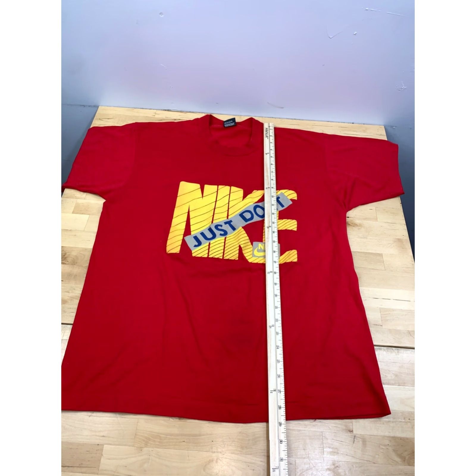 Nike VINTAGE Nike Just Do It Shirt Mens XL Red 90s USA T-Shirt Mens XL Red 90s USA Size US XL / EU 56 / 4 - 4 Thumbnail