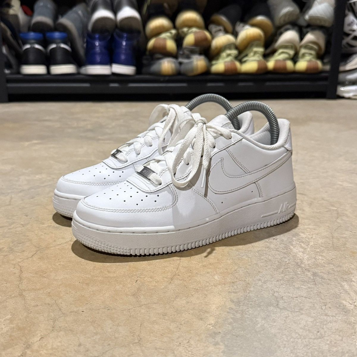Nike Nike Air Force 1 Low Triple White US 6 2018 Size US 6 / EU 39 - 2 Thumbnail