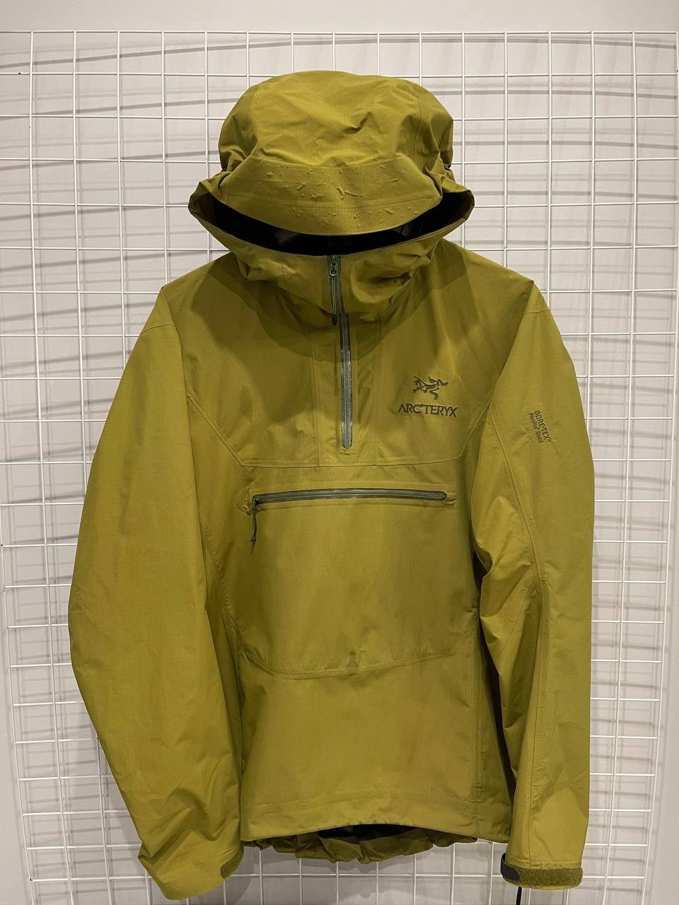 image of Arcteryx Arc’Teryx Gore-Tex Paclite Shell Anorak in Olive, Men's (Size Small)