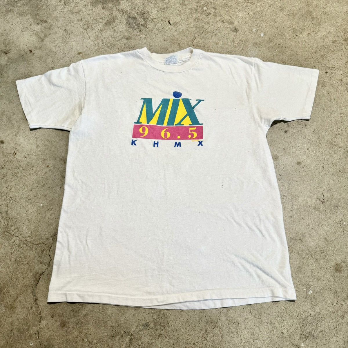 Band Tees VINTAGE RADIO STATION TEE! Size US L / EU 52-54 / 3 - 2 Thumbnail