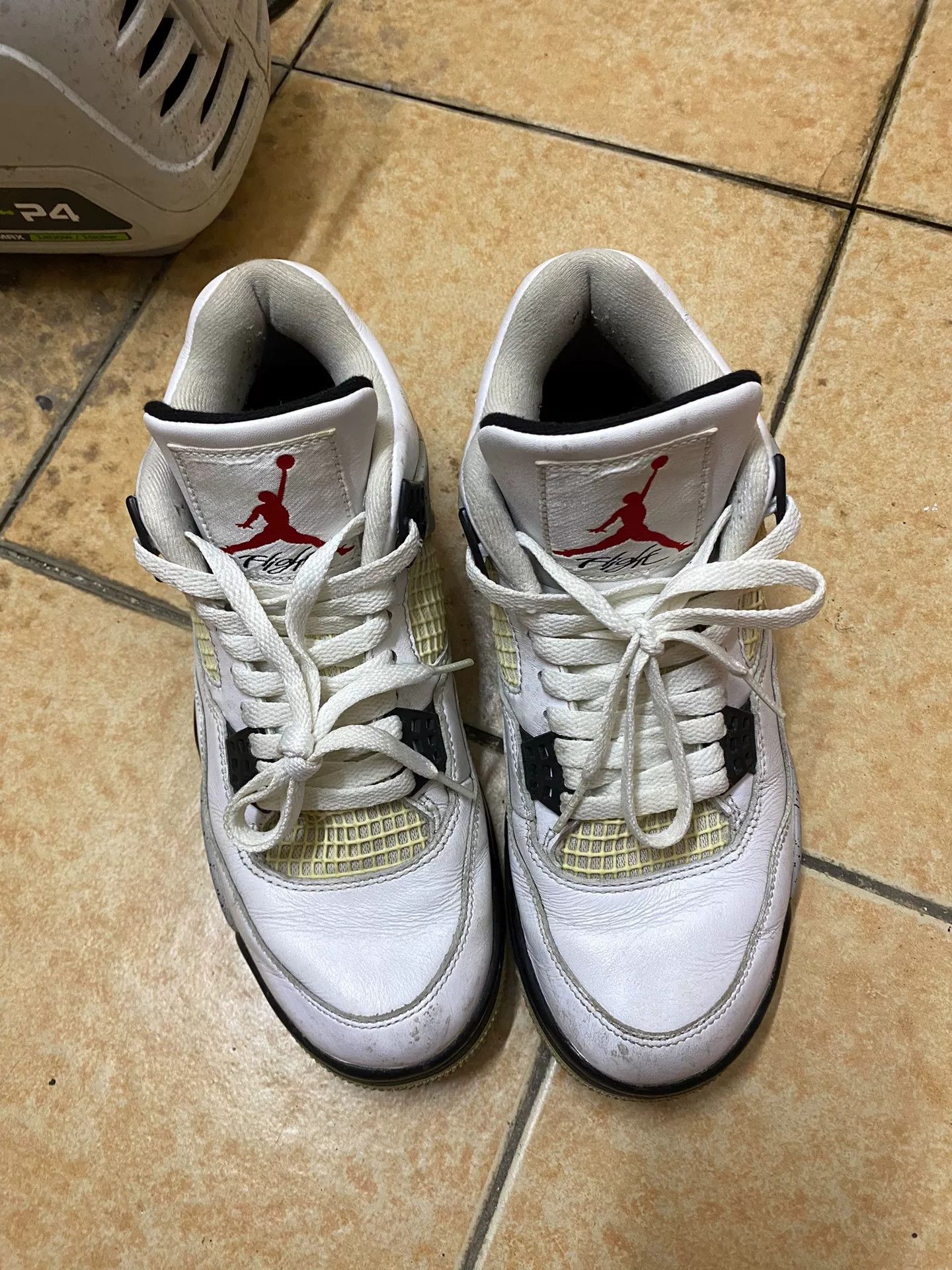 Nike Nike White Lowtop Sneakers 40 Men Size US 7.5 / EU 40-41 - 1 Thumbnail