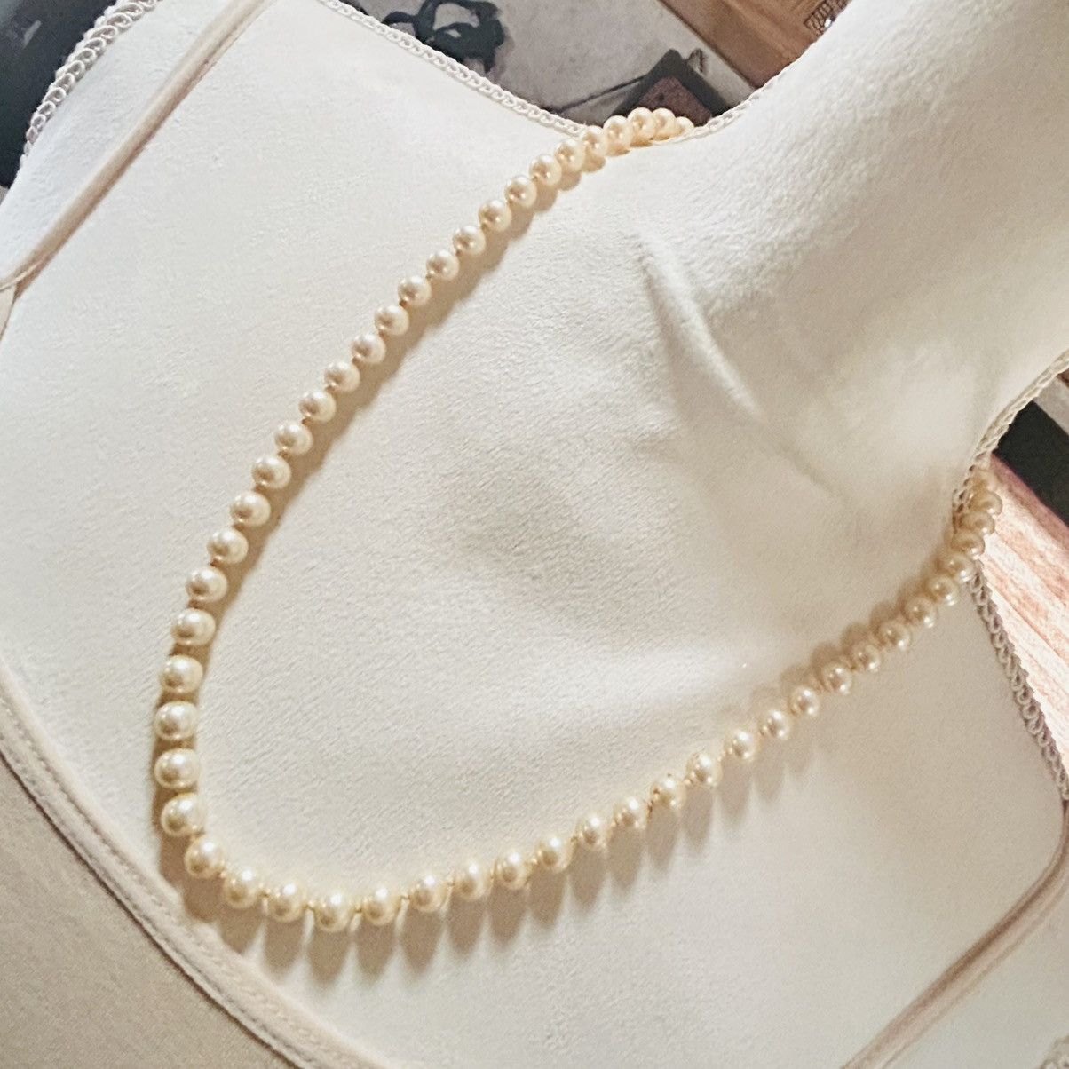 Vintage Vintage hand knotted 8mm cream glass pearl necklace Size ONE SIZE - 1 Thumbnail