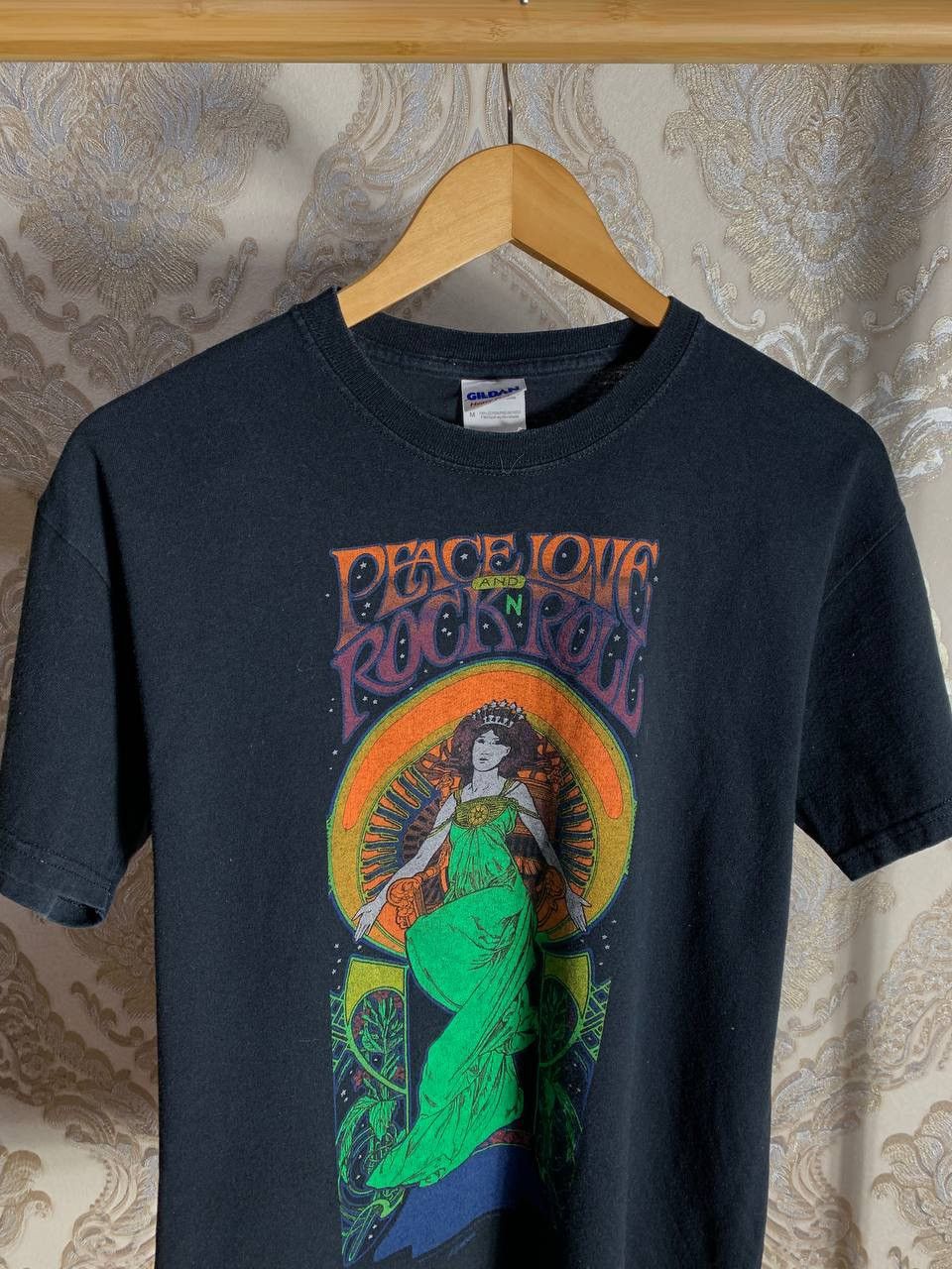 Vintage VERY RARE PEACE LOVE AND ROCK N ROLL DESIGNER T-SHIRT 90s Size US M / EU 48-50 / 2 - 2 Thumbnail