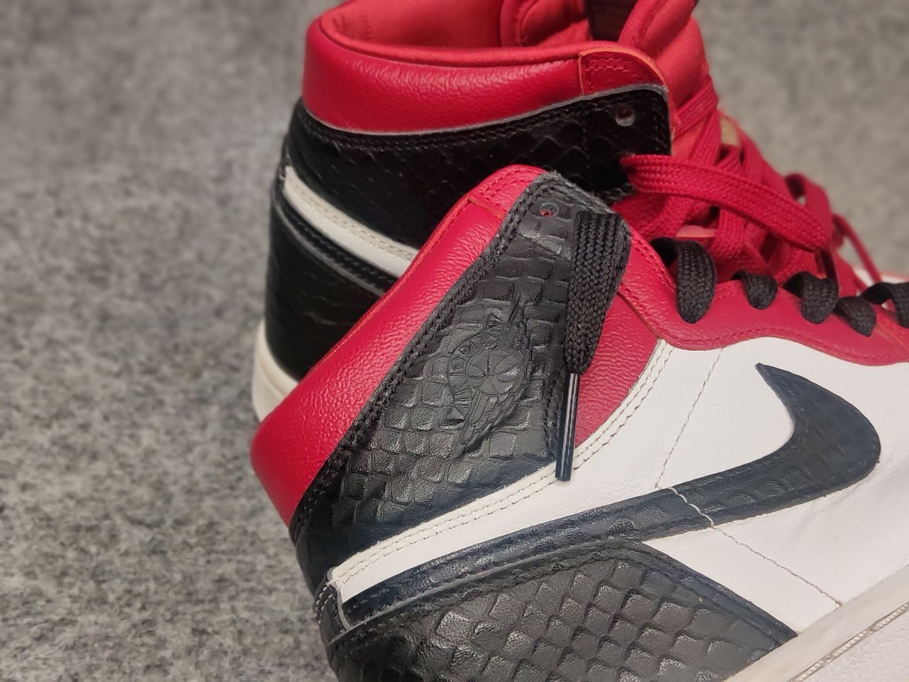 Nike Nike Air Jordan 1 Retro High OG Satin Red Leather sneaker Size US 5.5 / IT 35.5 - 16 Thumbnail