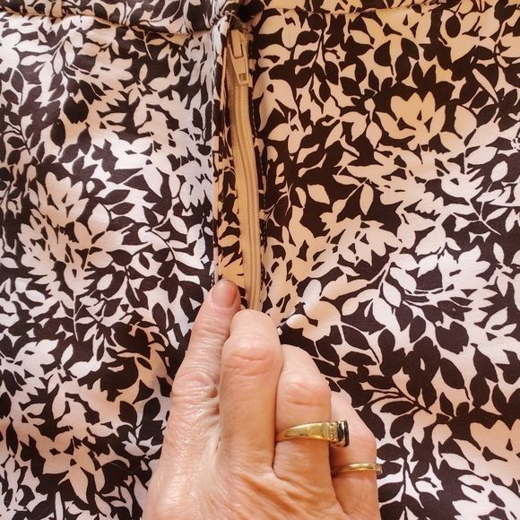 Michael Kors MK Michael Kors Black & White Designed Front Zip Sz. 34 Pant Size 34" / US 12 / IT 48 - 3 Thumbnail