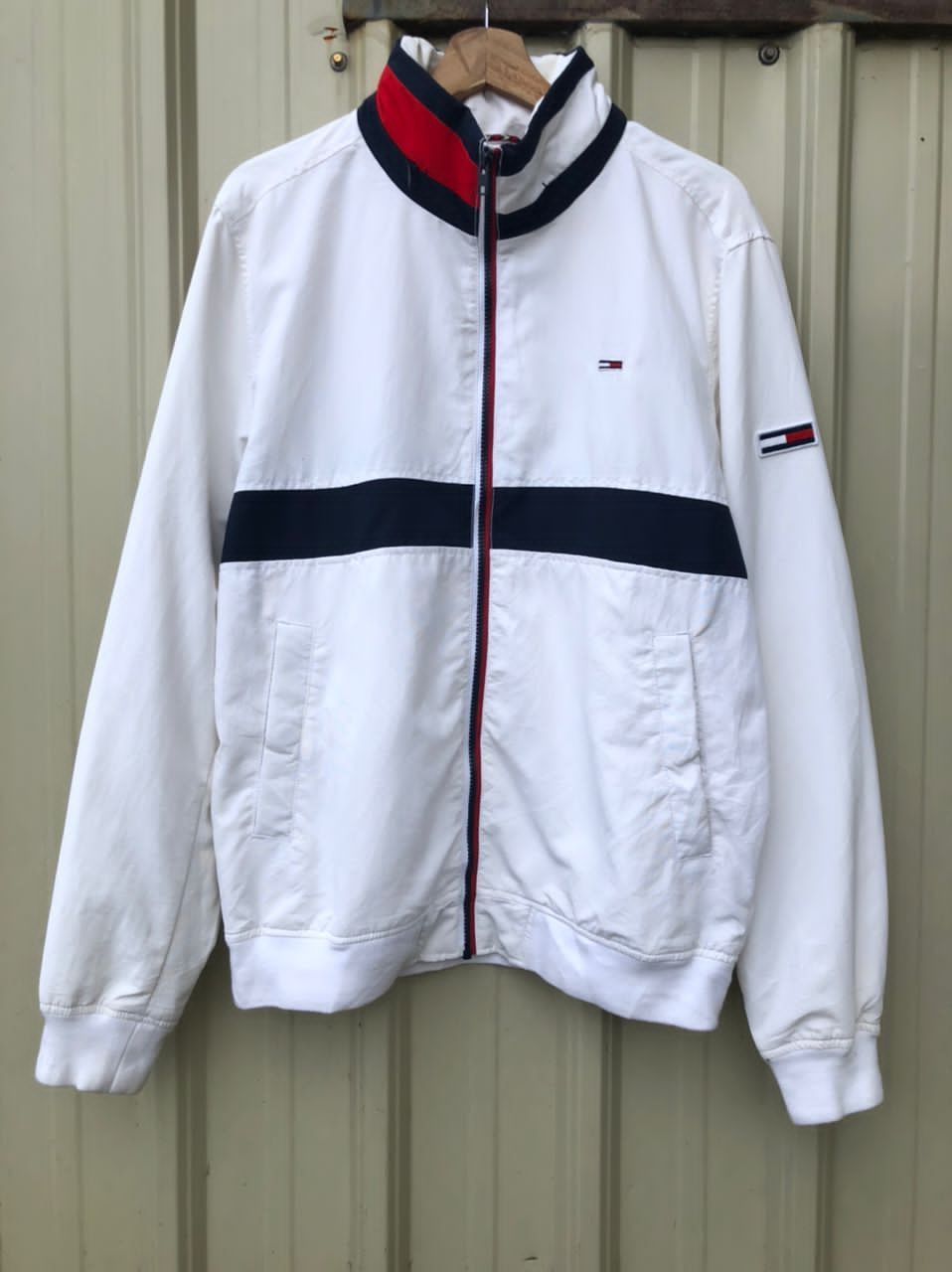 Tommy Hilfiger × Vintage Vintage Tommy Hilfiger Jeans SpellOut Flag Jacket Size US L / EU 52-54 / 3 - 1 Thumbnail