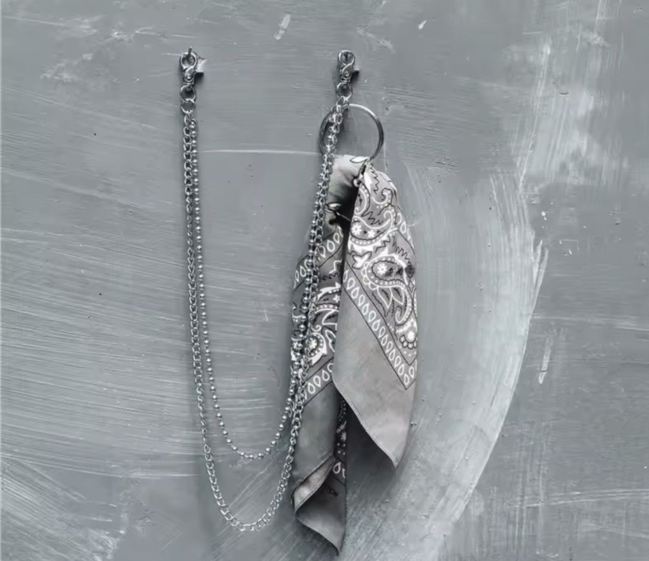 Jewelry Bandana & Silver Chain Wallet Chain / Bag Accessory Size ONE SIZE - 5 Thumbnail