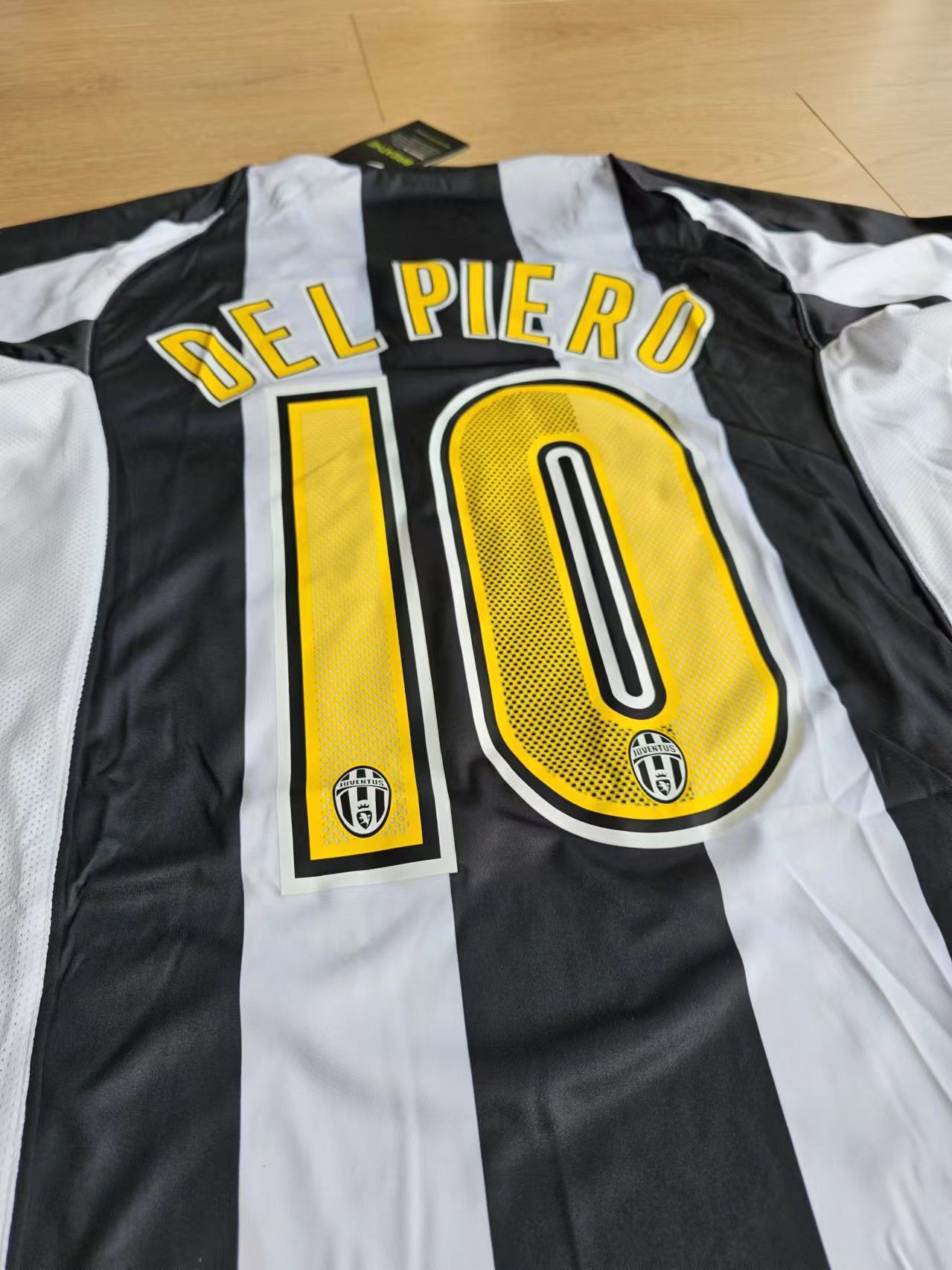 Other 04 05 Juventus #10 del Piero Jersey Size US M / EU 48-50 / 2 - 4 Thumbnail
