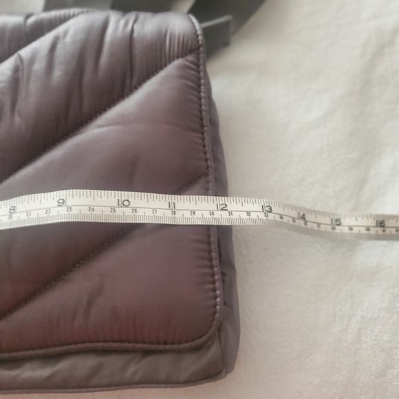 Athleta Caraa X Athleta Foldover Seatbelt Handle Crossbody Shoulder Size ONE SIZE - 10 Thumbnail