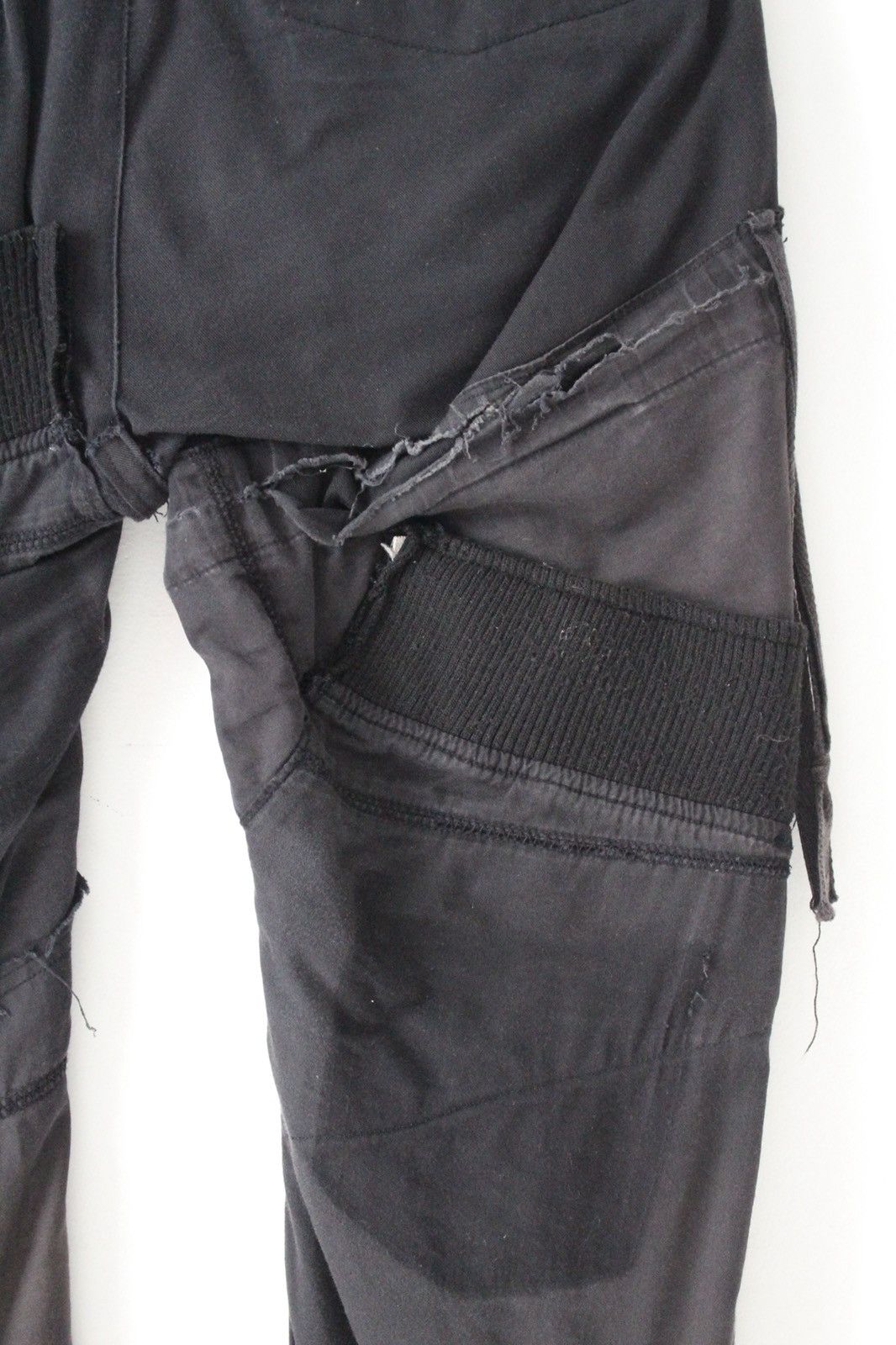 If Six Was Nine 2000S JAPANESE RECONSTRUCTED MULTI-POCKET DISTRESSED PANTS Size US 30 / EU 46 - 5 Thumbnail