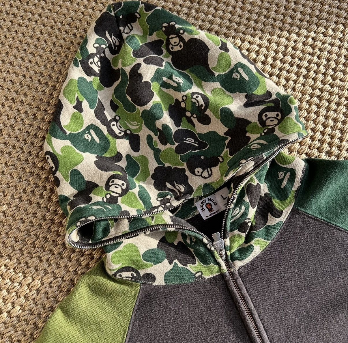 Bape Very Rare Bape Milo Hoodie - 2005 Japan Size US L / EU 52-54 / 3 - 2 Thumbnail