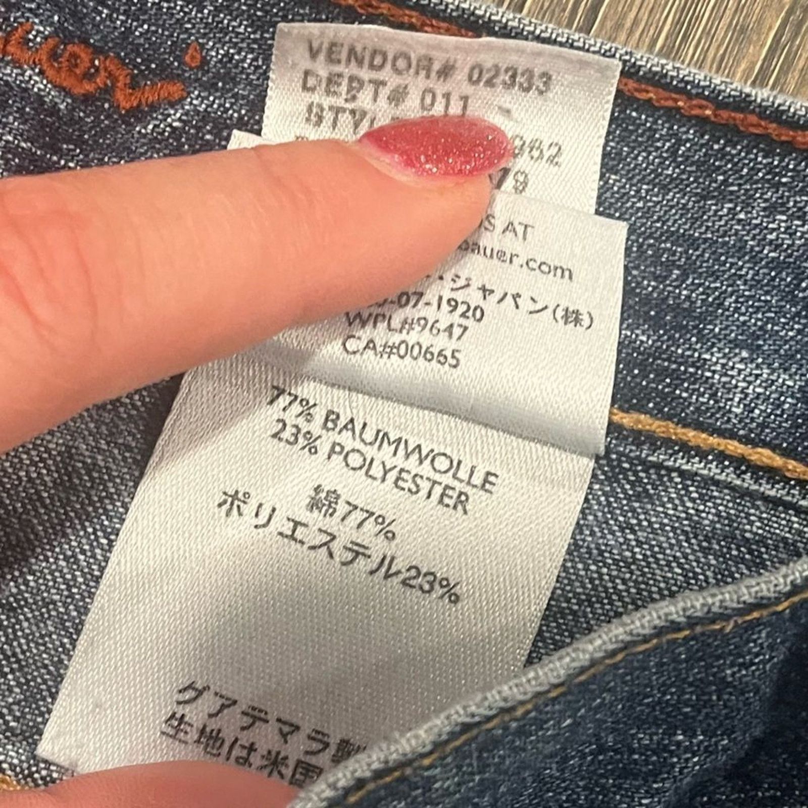 Eddie Bauer Eddie Bauer Easy Fit Cutoff Distressed Shorts Size 12 Petite Size 34" / US 12 / IT 48 - 3 Thumbnail