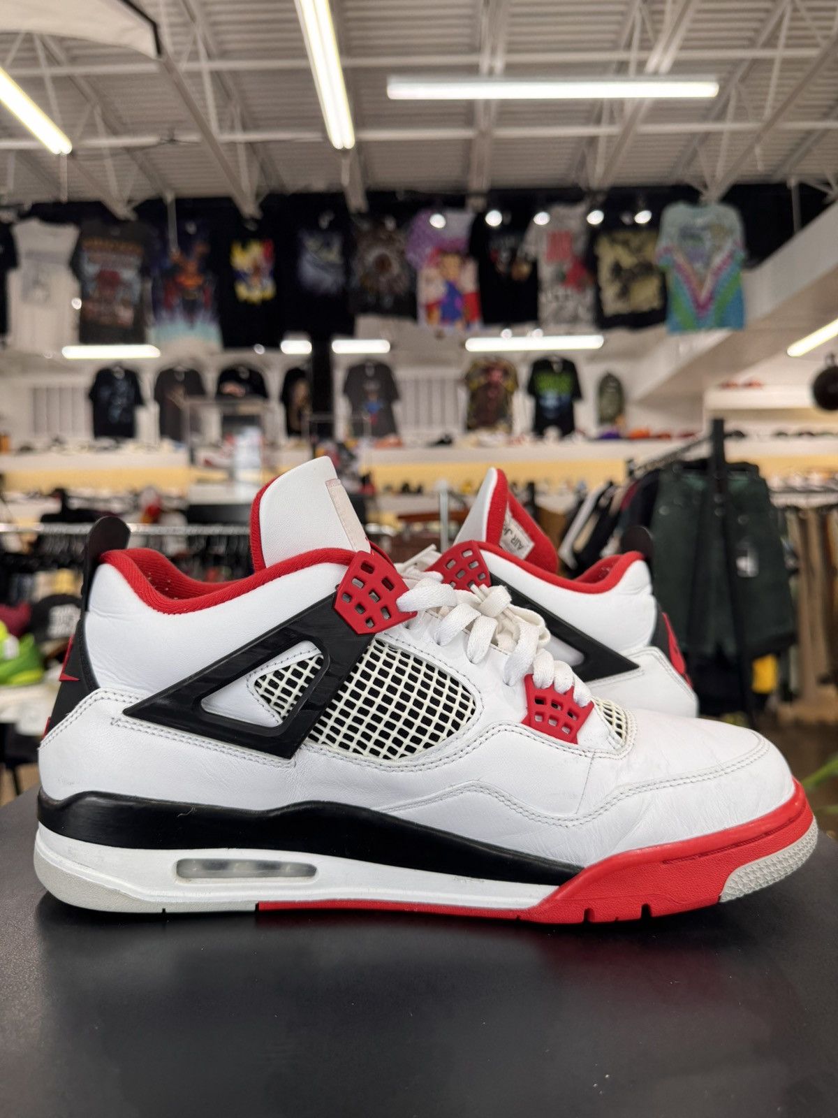 Jordan Brand Air Jordan 4 Fire Red Size 12 (2020) Size US 12 / EU 45 - 3 Thumbnail
