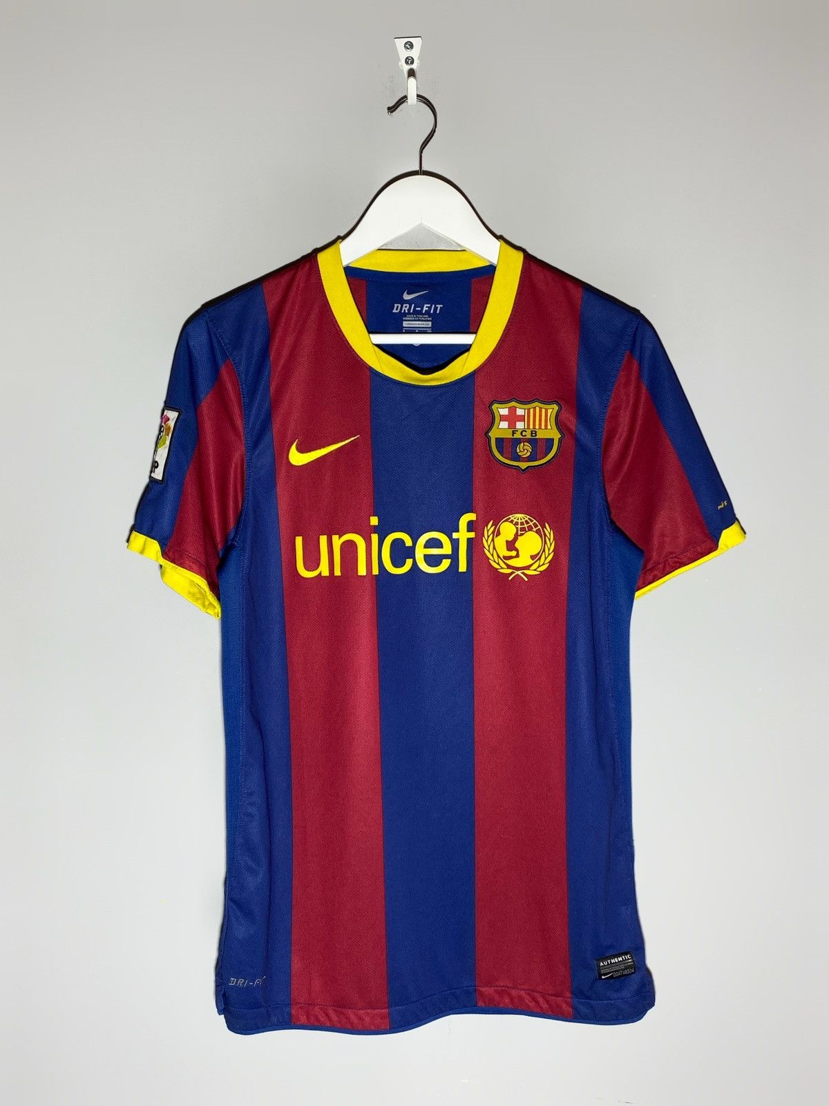 Nike Nike FC Barcelona 2010/11 Home Football Shirt Messi Era Size US S / EU 44-46 / 1 - 1 Thumbnail